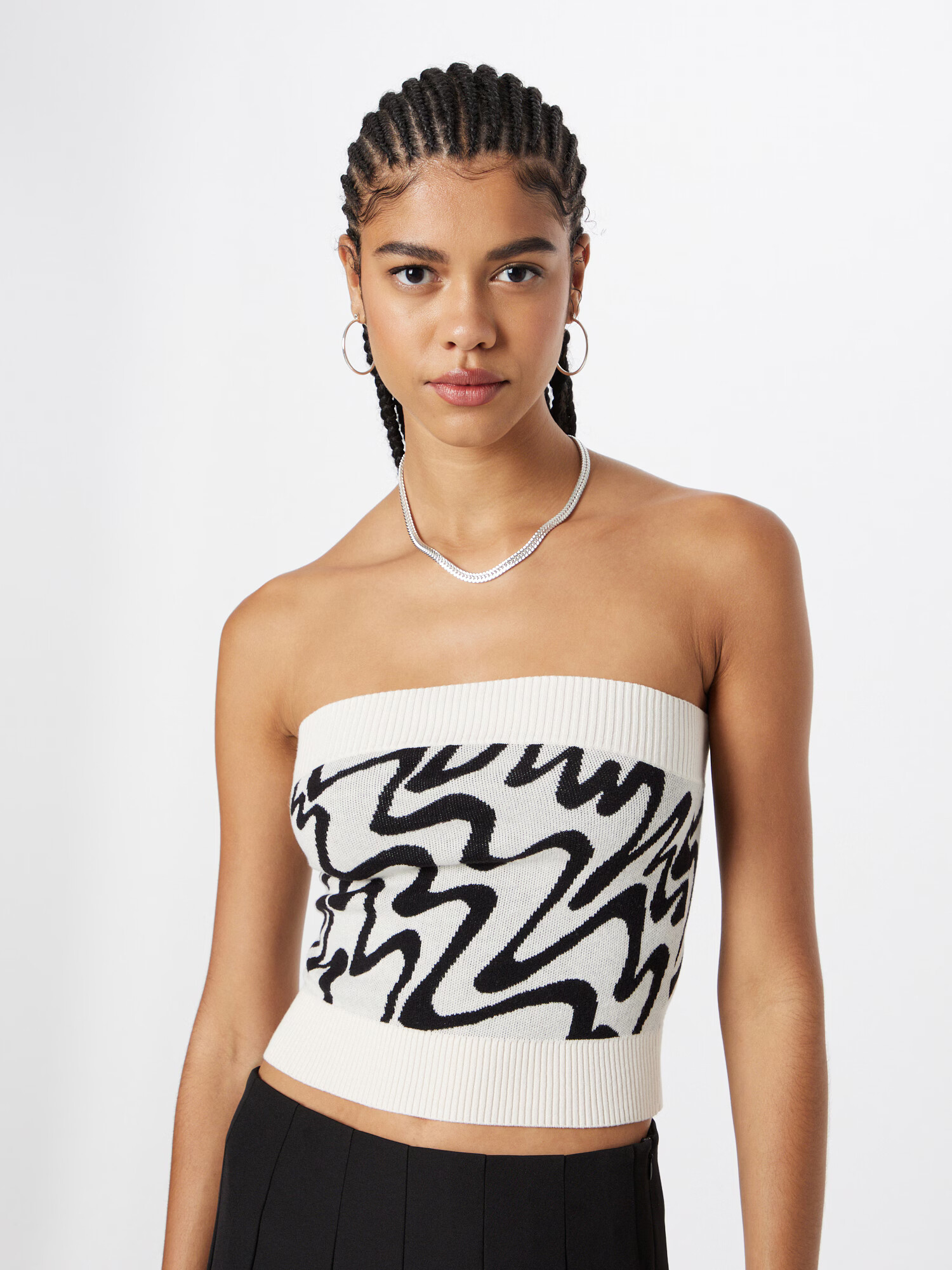 Monki Top brodat negru / alb - Pled.ro