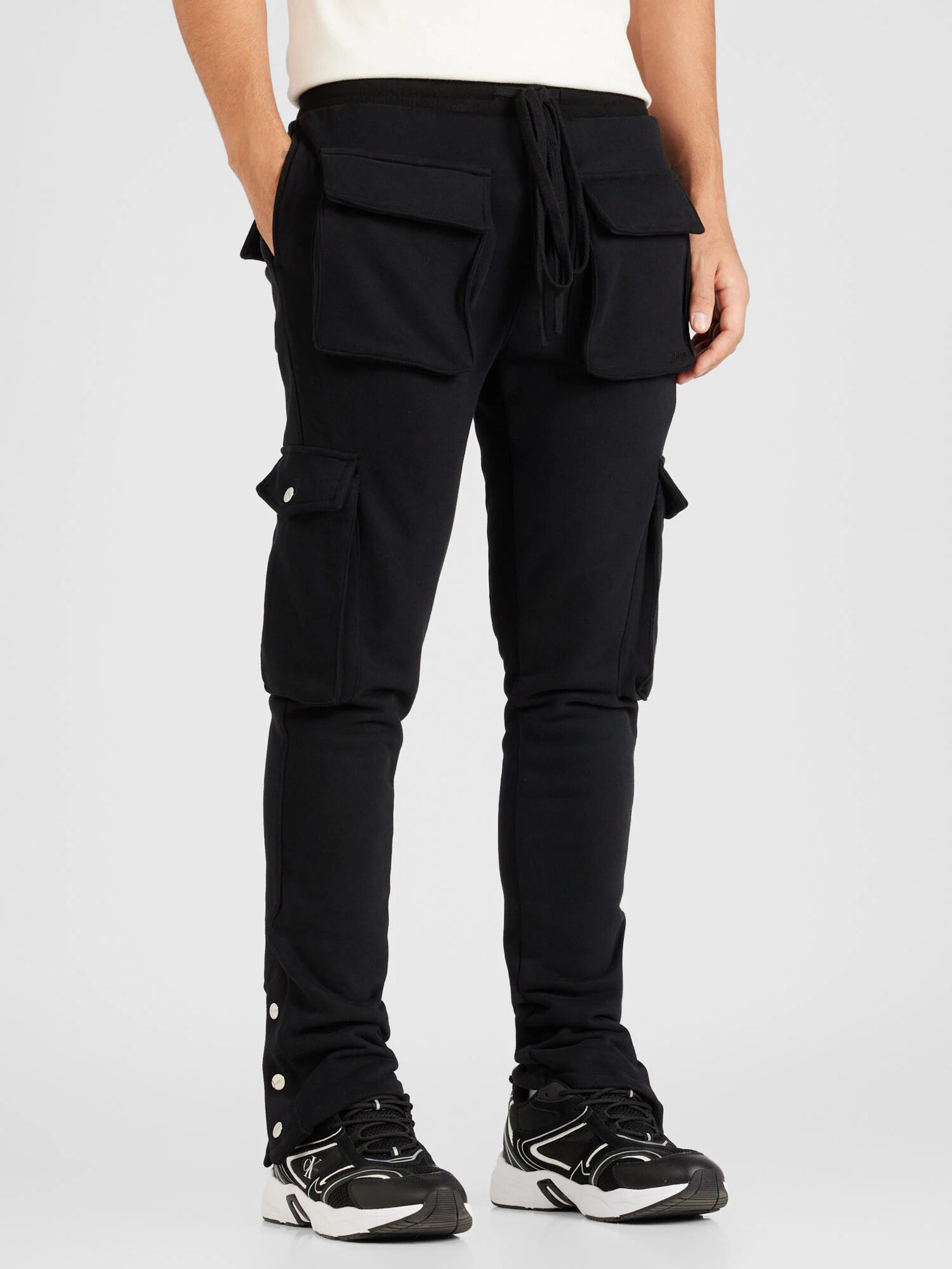 MOUTY Pantaloni cu buzunare negru - Pled.ro