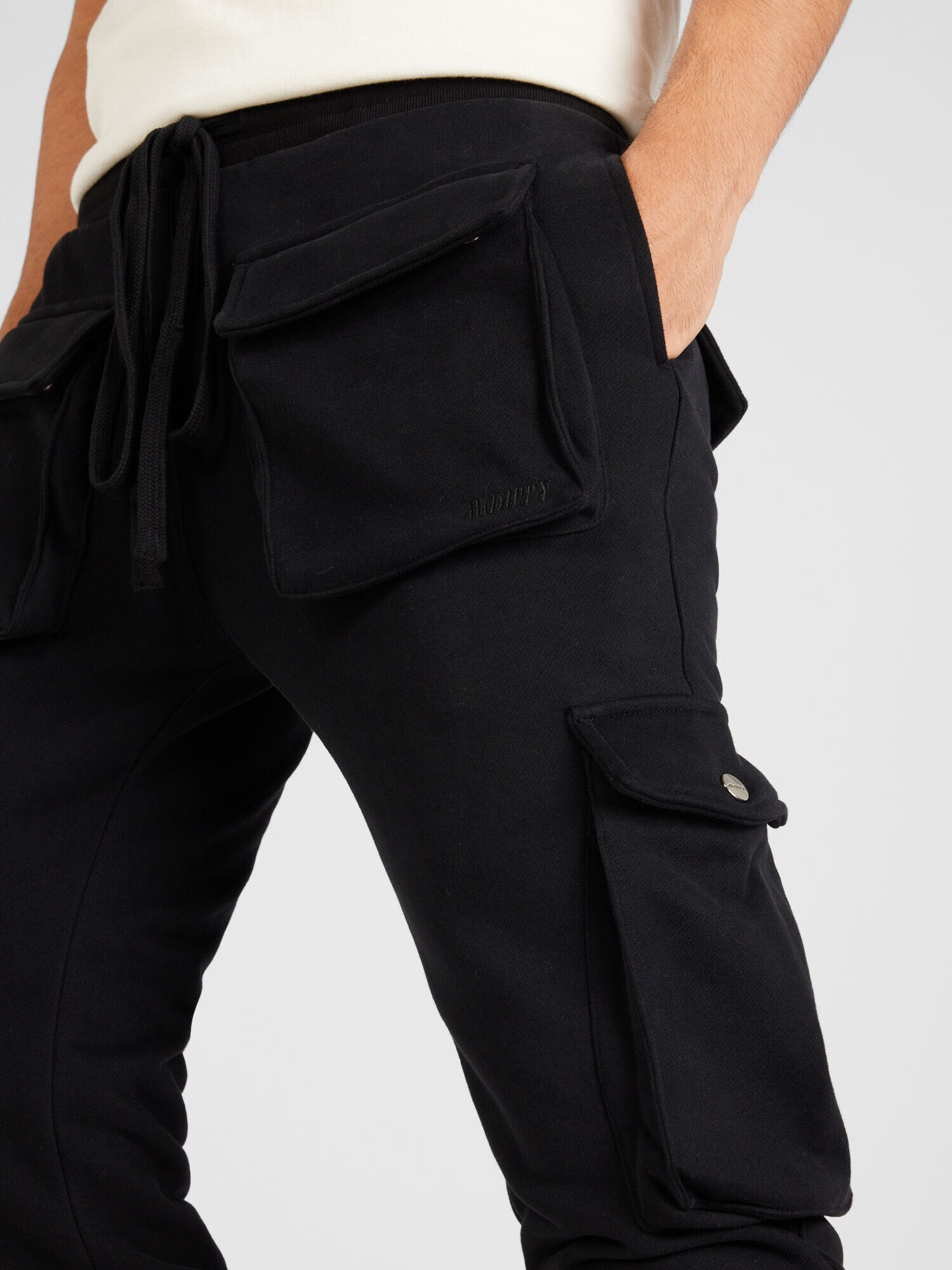 MOUTY Pantaloni cu buzunare negru - Pled.ro