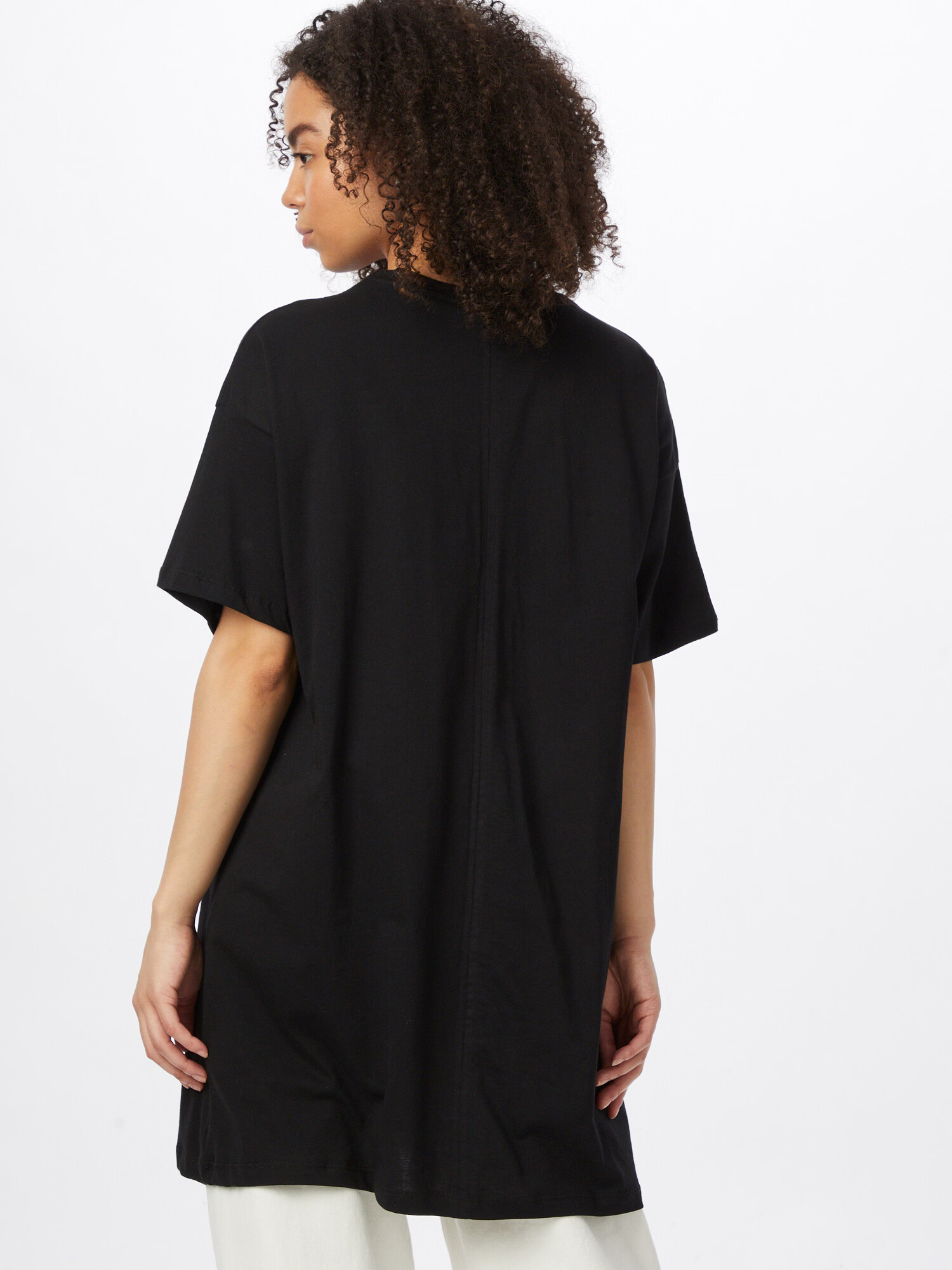 Moves Tricou supradimensional 'Sarali' negru / alb - Pled.ro