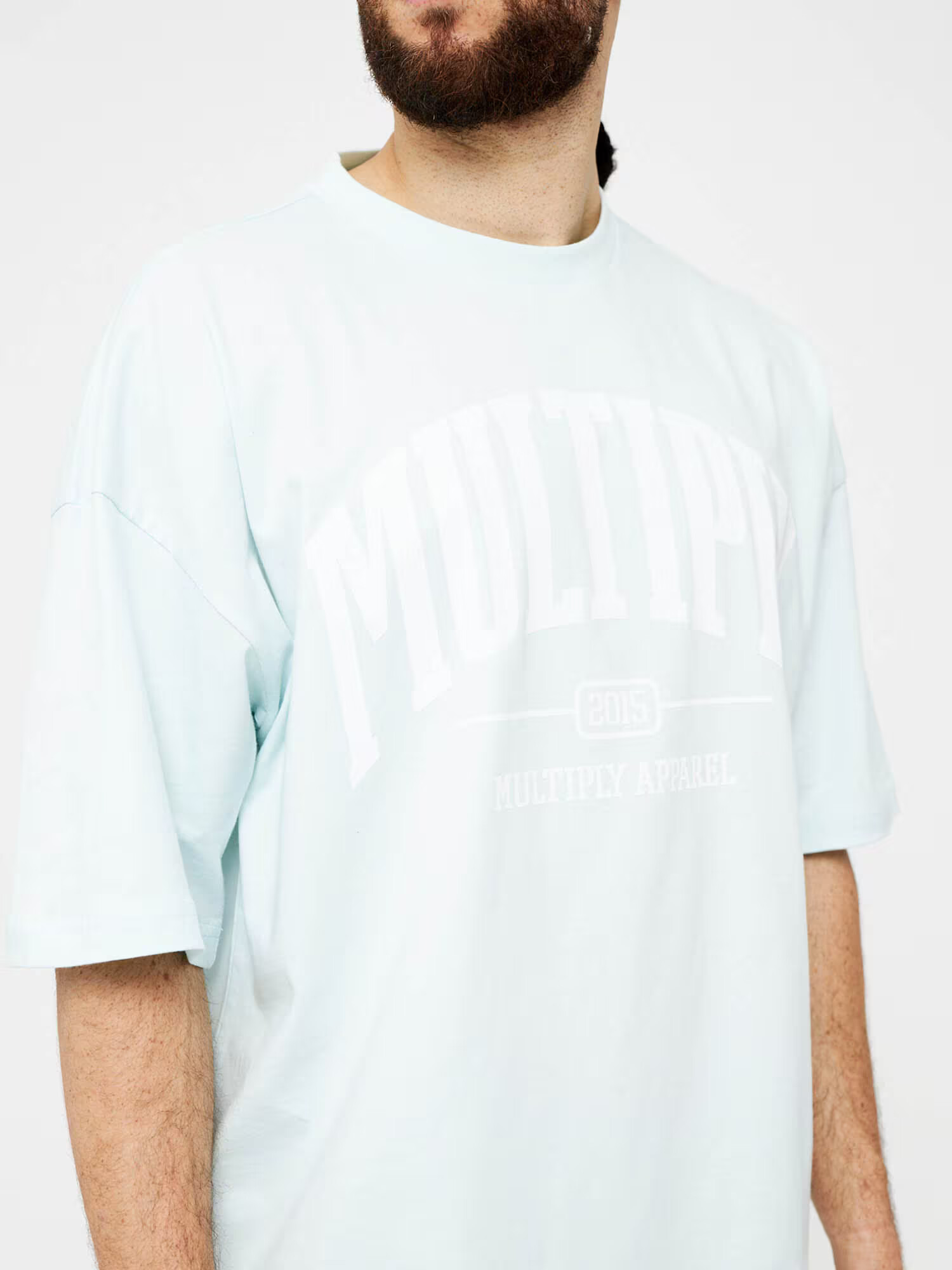 Multiply Apparel Tricou albastru pastel / alb - Pled.ro