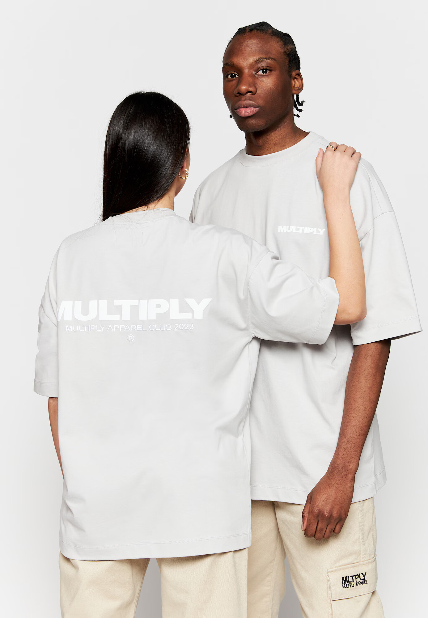 Multiply Apparel Tricou gri / alb - Pled.ro