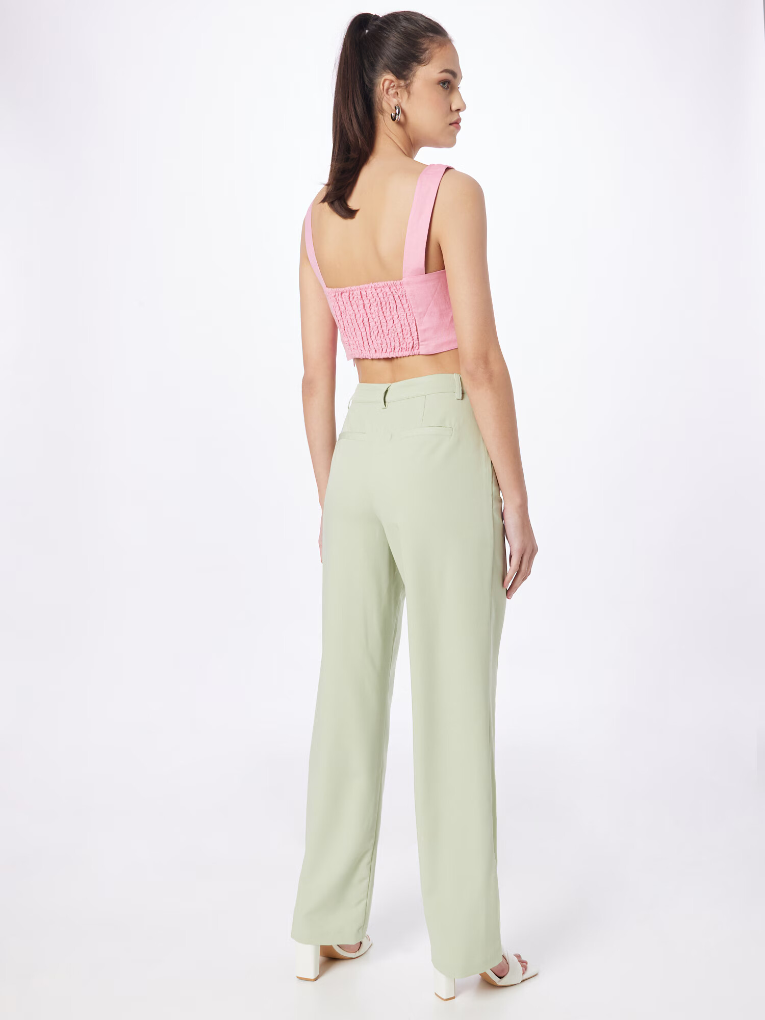 NA-KD Pantaloni 'Lisa & Lena' verde pastel - Pled.ro