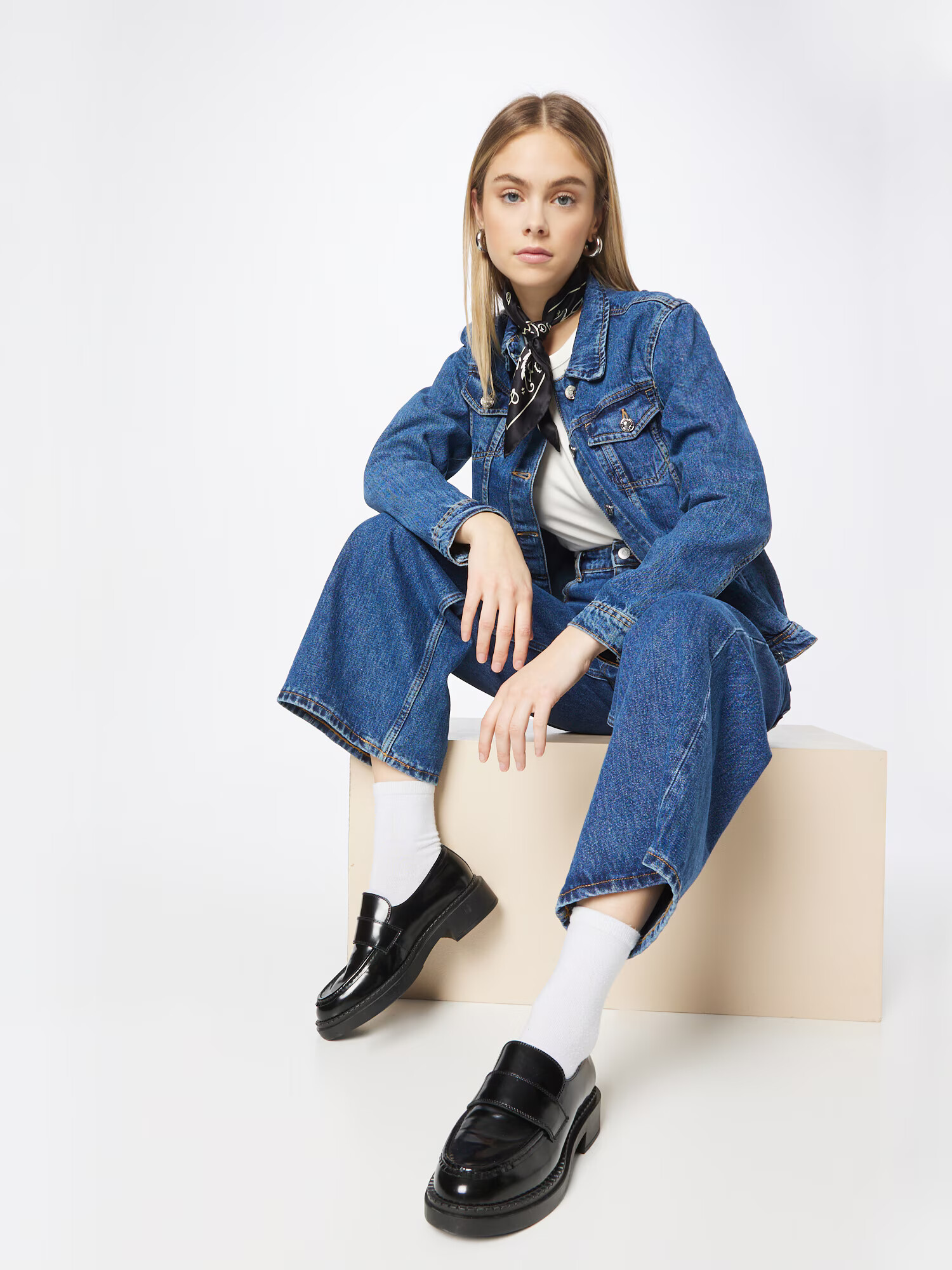 Nasty Gal Geacă de primăvară-toamnă albastru denim - Pled.ro