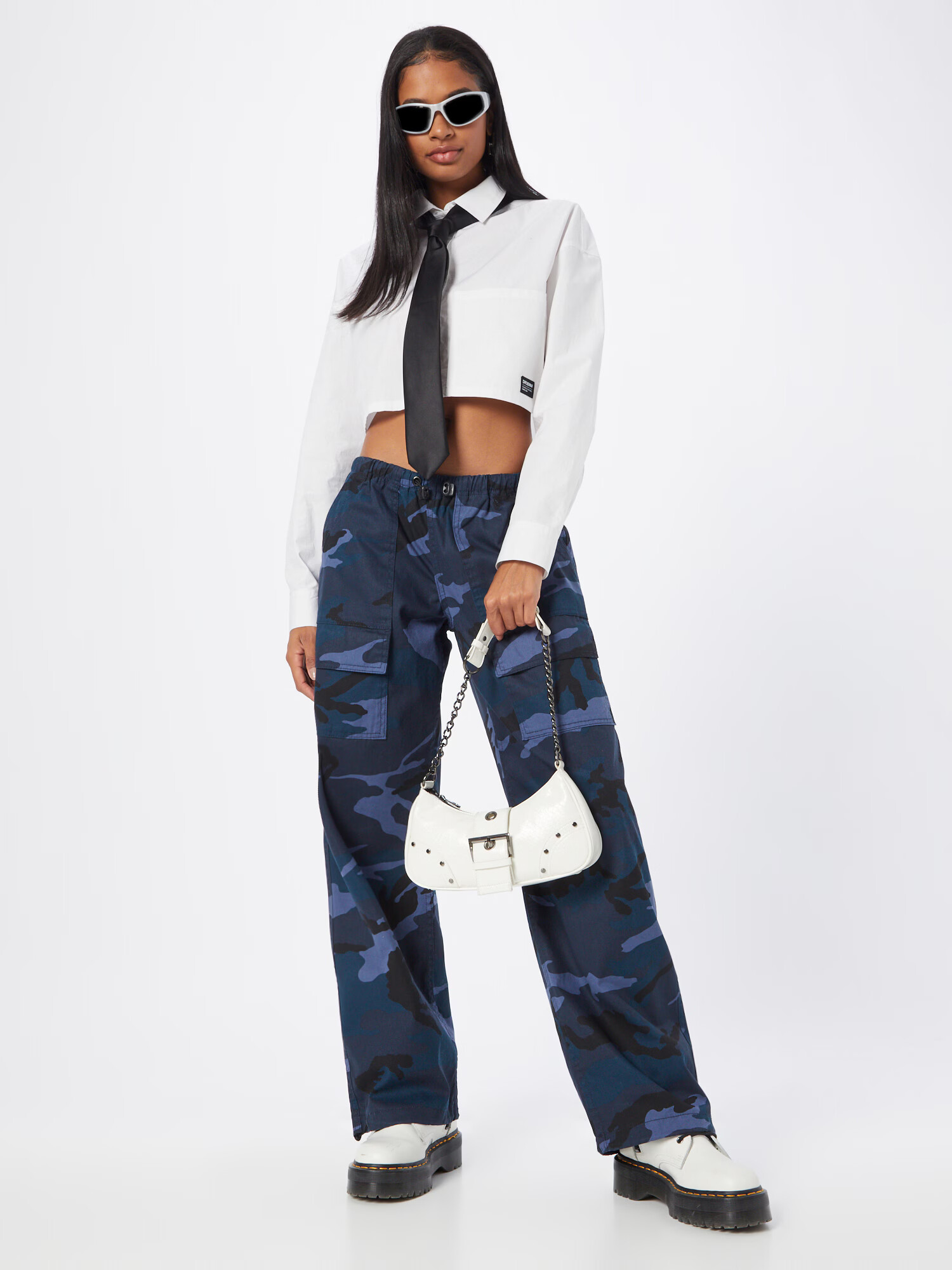 Nasty Gal Pantaloni cu buzunare albastru gențiană / albastru denim / albastru închis / negru - Pled.ro