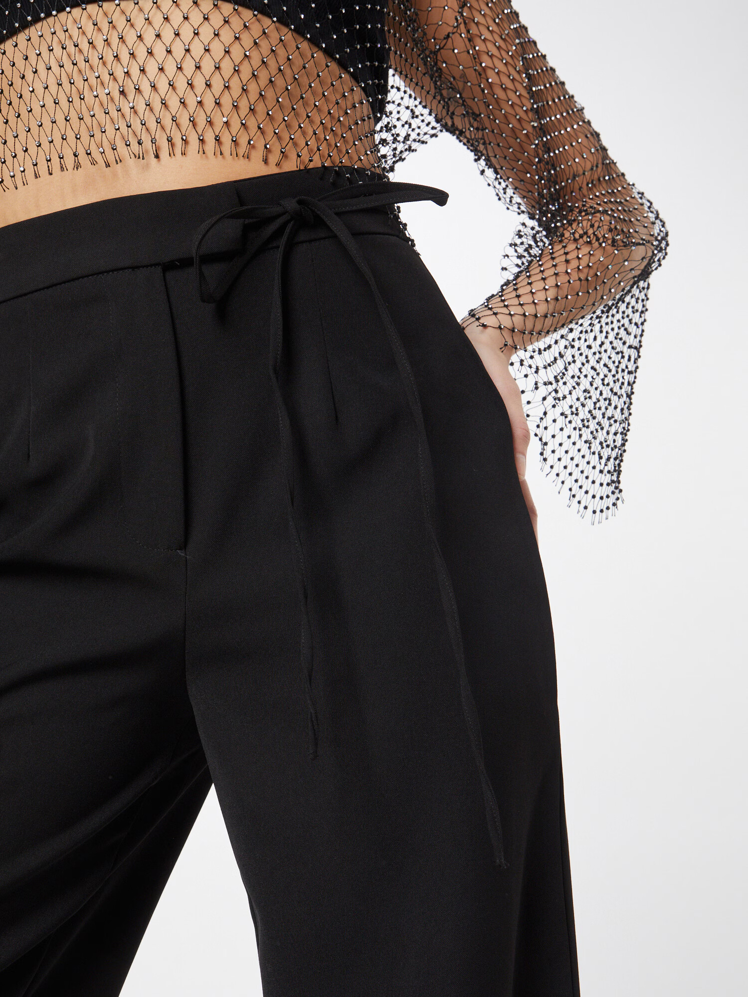 Nasty Gal Pantaloni cutați negru - Pled.ro