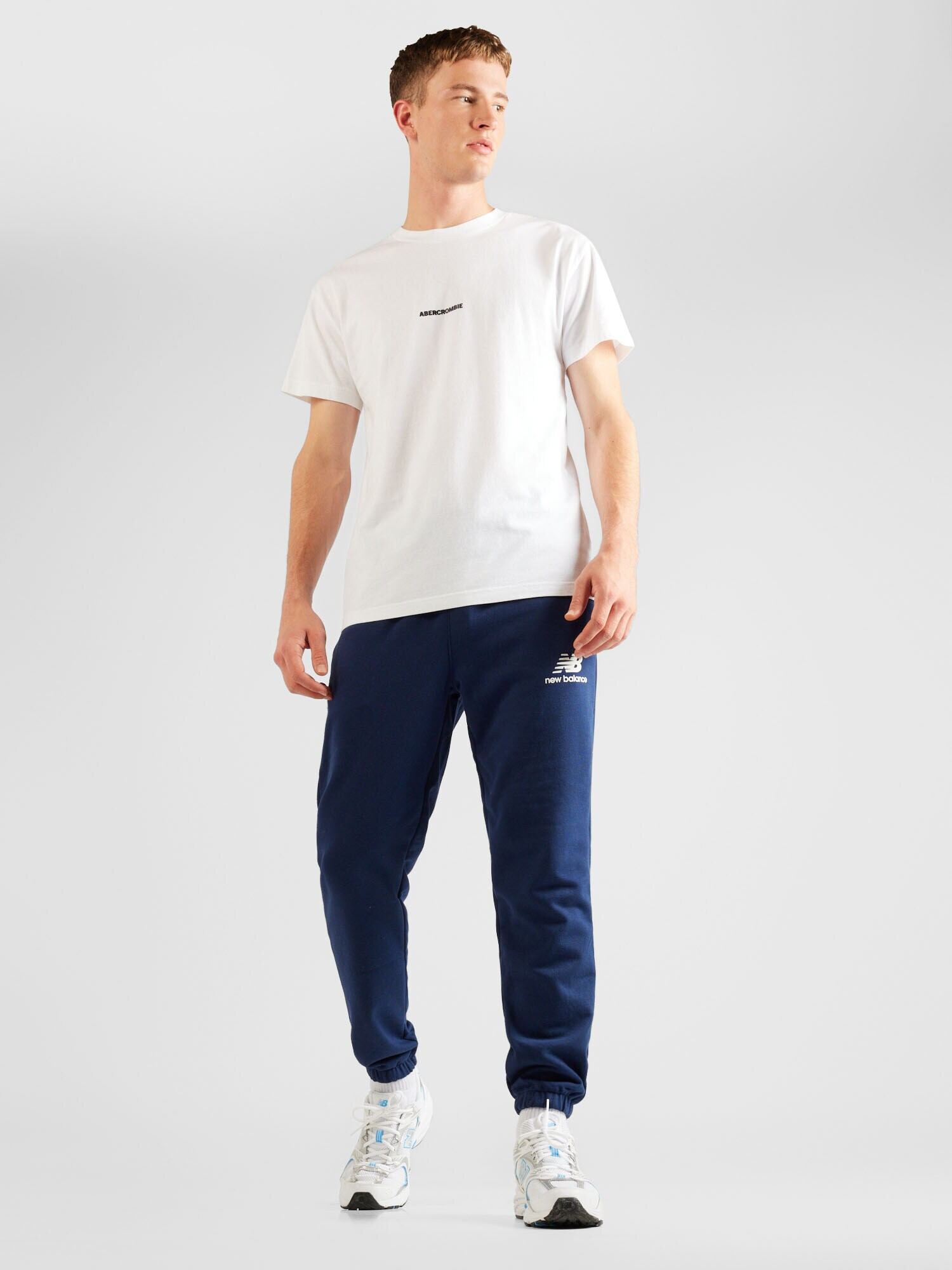 new balance Pantaloni 'Essentials' bleumarin / alb - Pled.ro