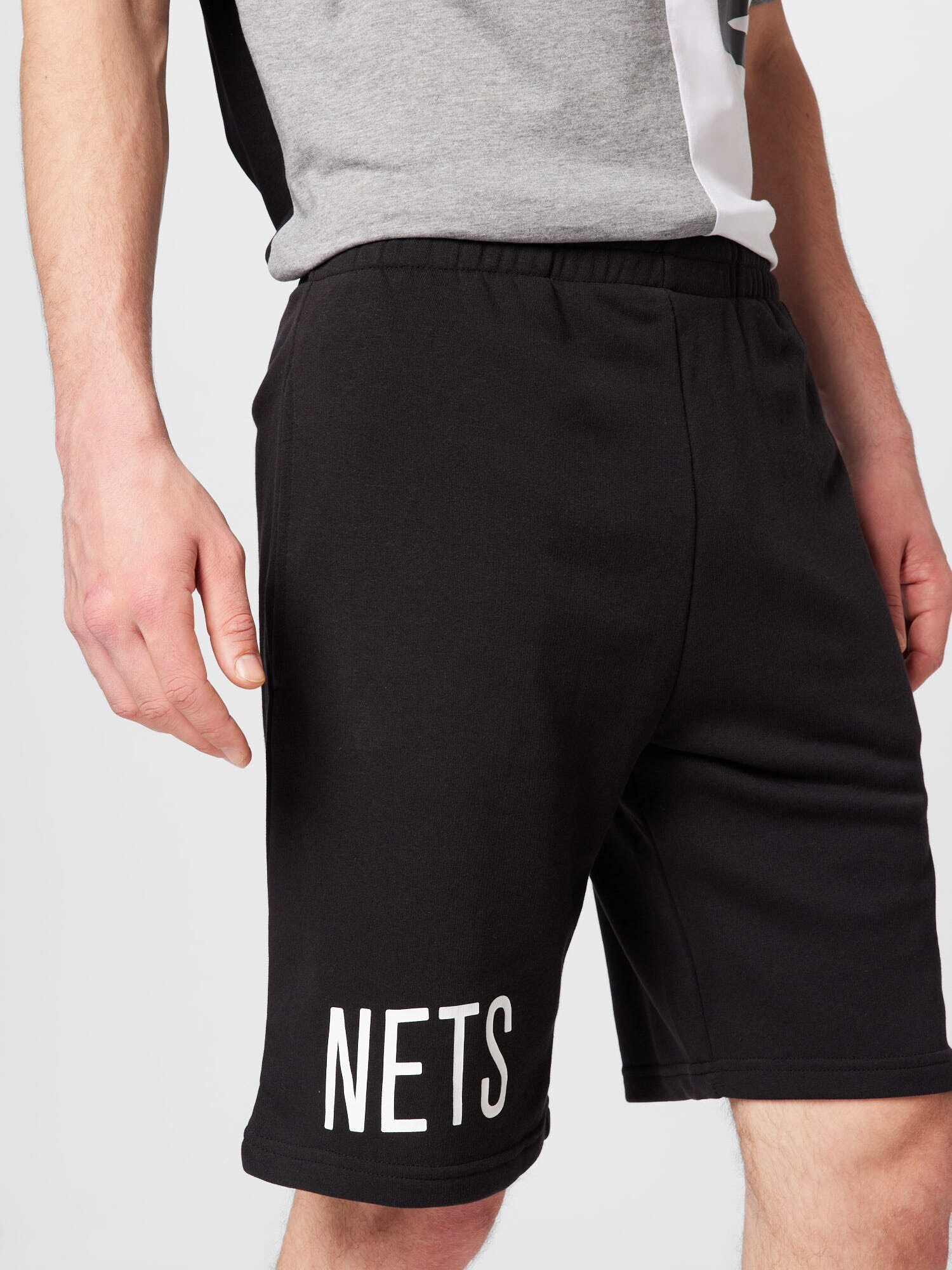 NEW ERA Pantaloni 'NBA WORDMARK' negru / alb - Pled.ro