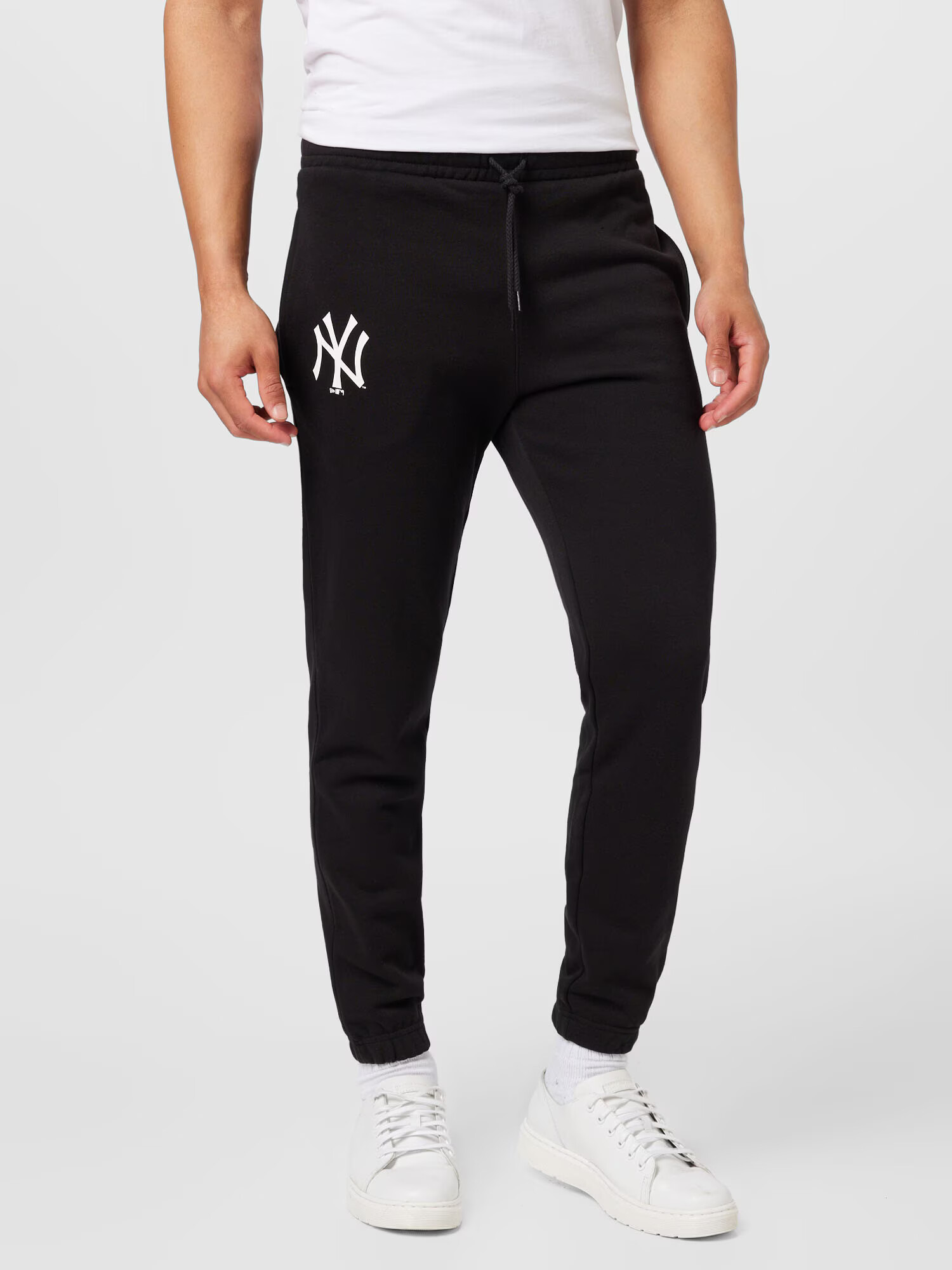 NEW ERA Pantaloni negru / alb - Pled.ro