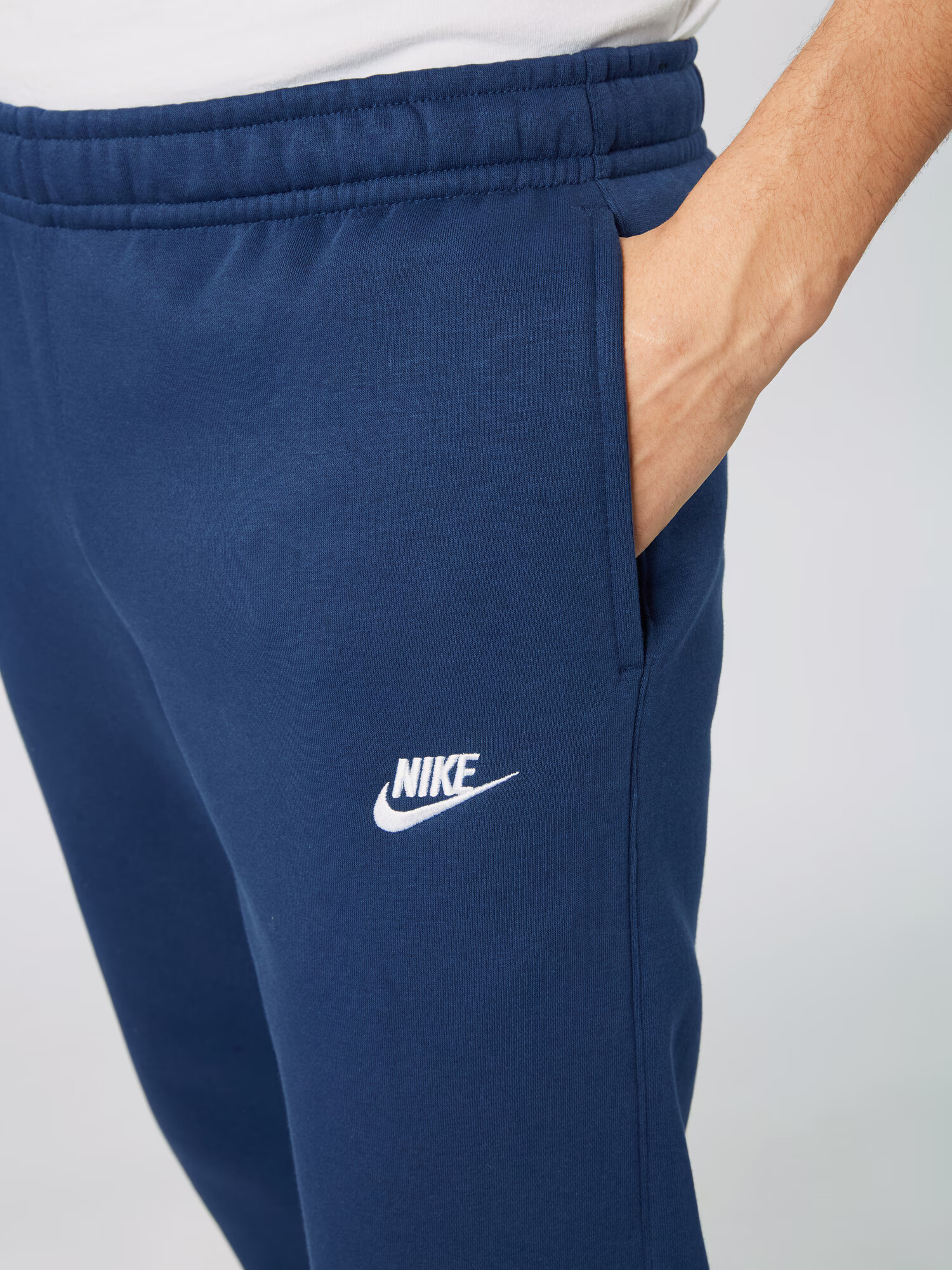 Nike Sportswear Pantaloni 'Club Fleece' albastru marin / alb - Pled.ro