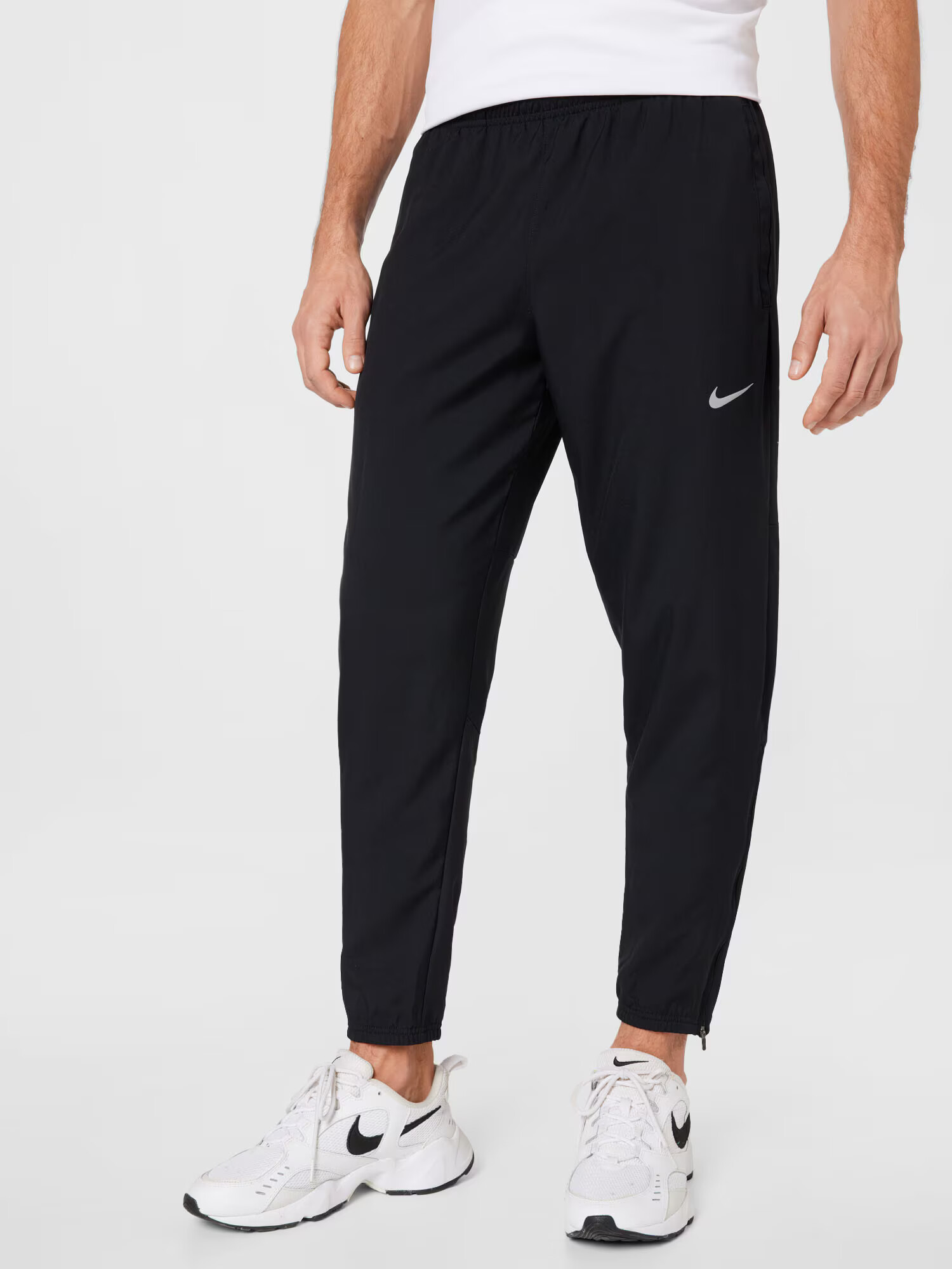 NIKE Pantaloni sport 'Challenger' negru / alb - Pled.ro