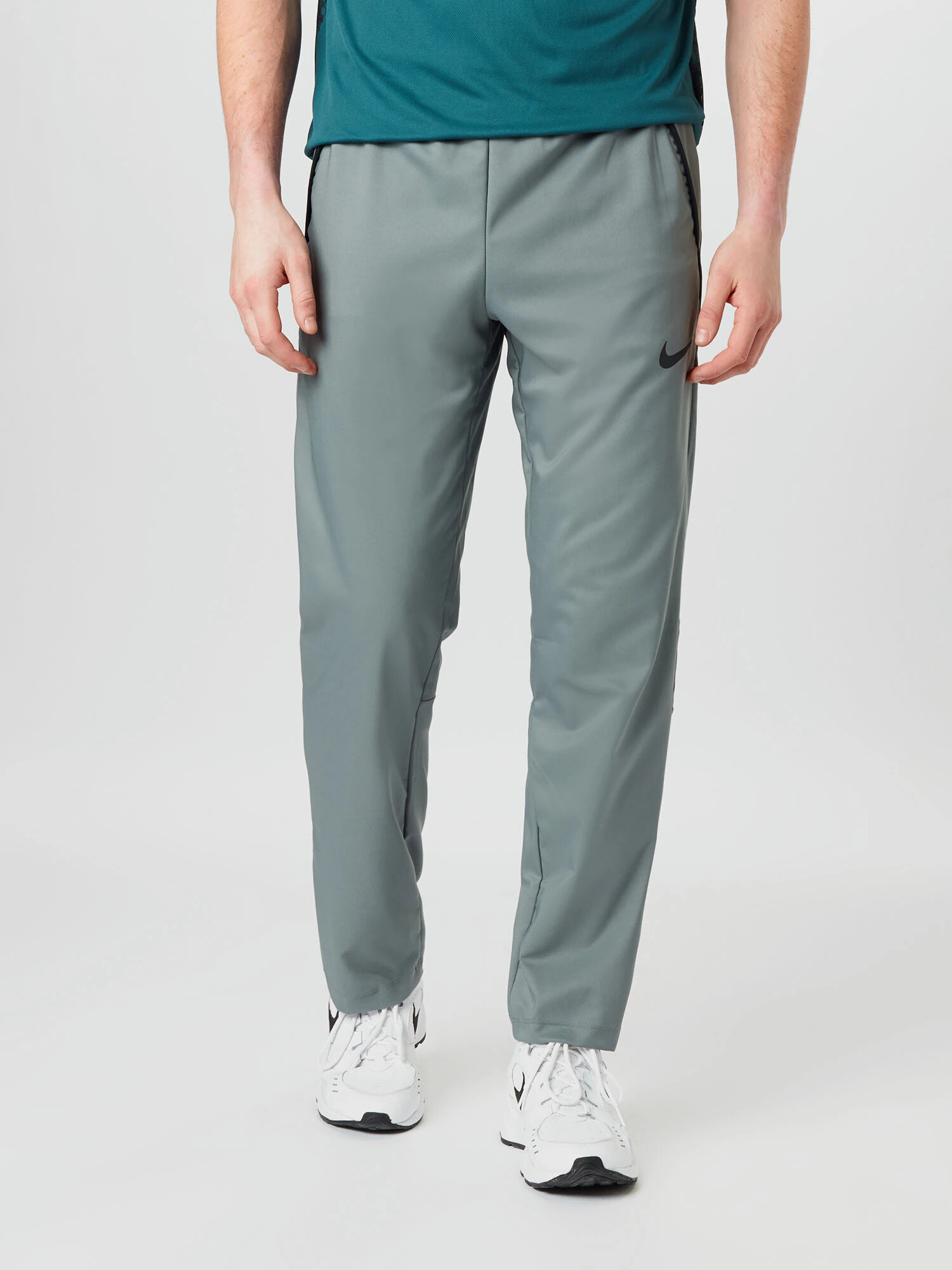 NIKE Pantaloni sport 'Dry Woven' gri fumuriu / negru - Pled.ro