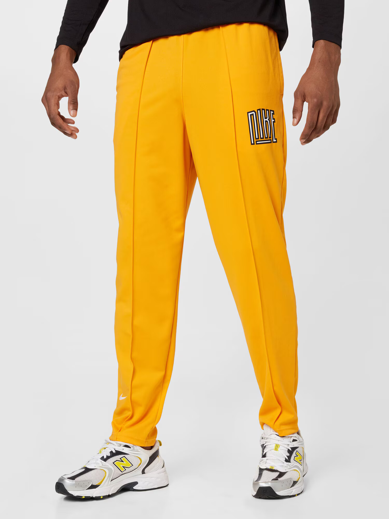 NIKE Pantaloni sport galben șofran / negru / alb - Pled.ro