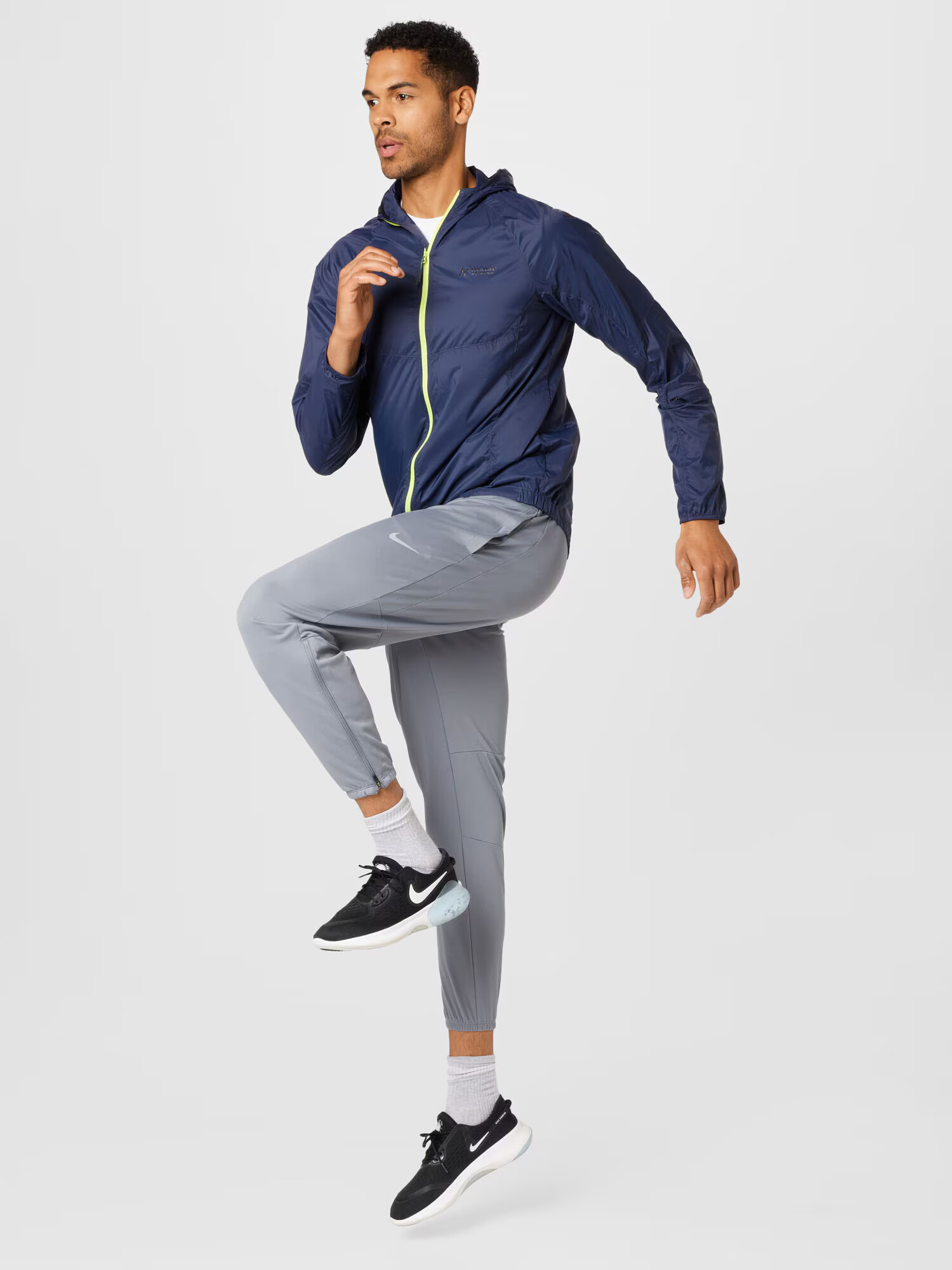 NIKE Pantaloni sport gri - Pled.ro