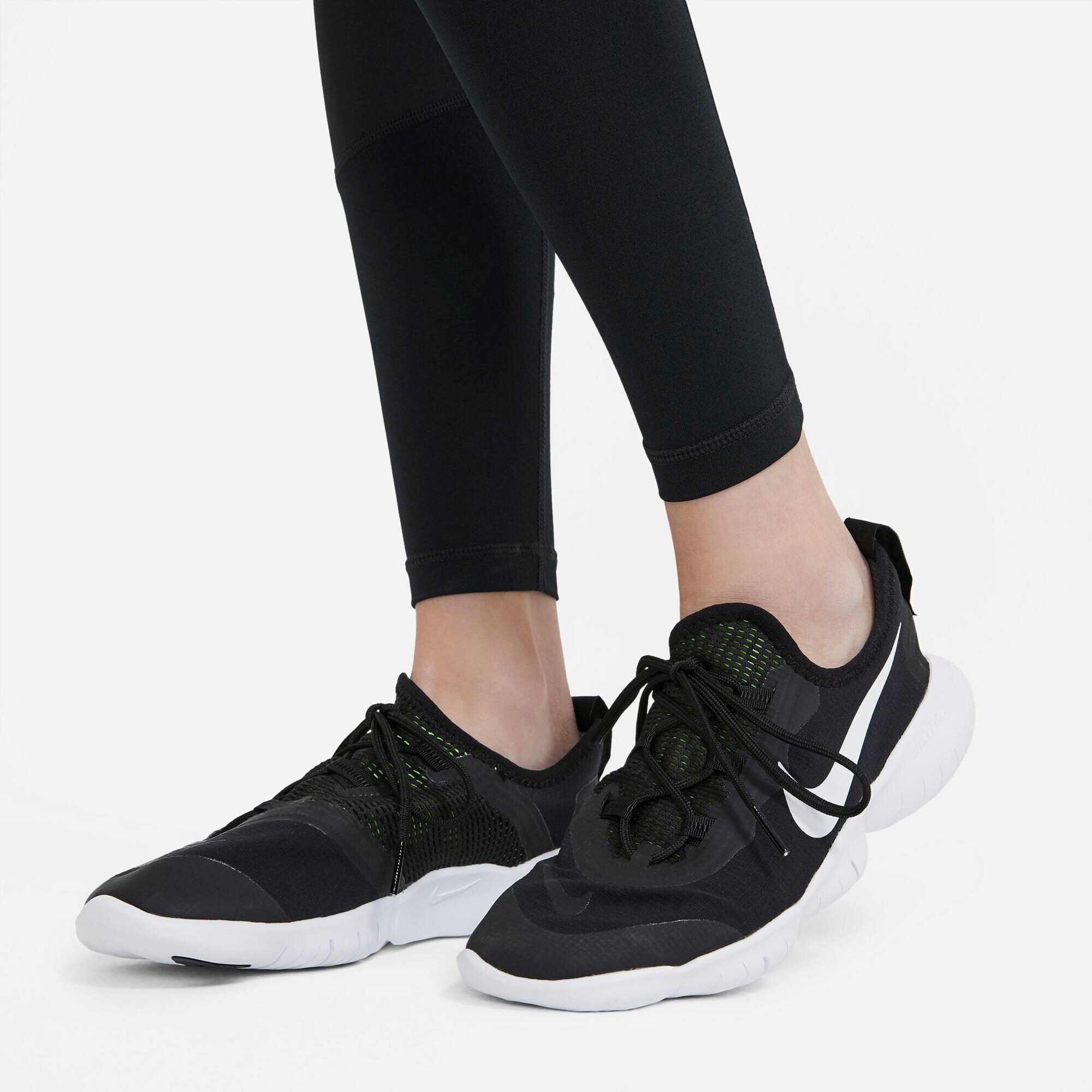 NIKE Pantaloni sport gri deschis / negru / alb - Pled.ro