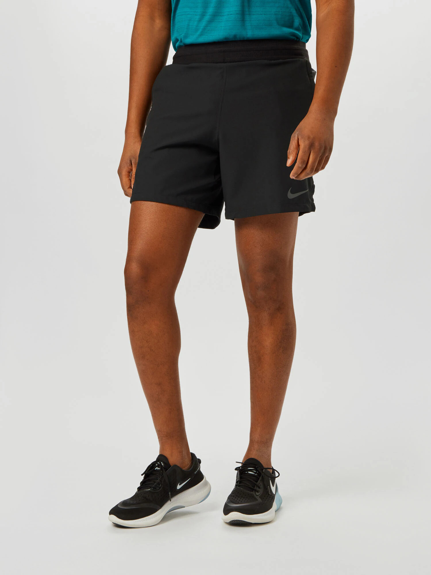 NIKE Pantaloni sport gri / negru - Pled.ro