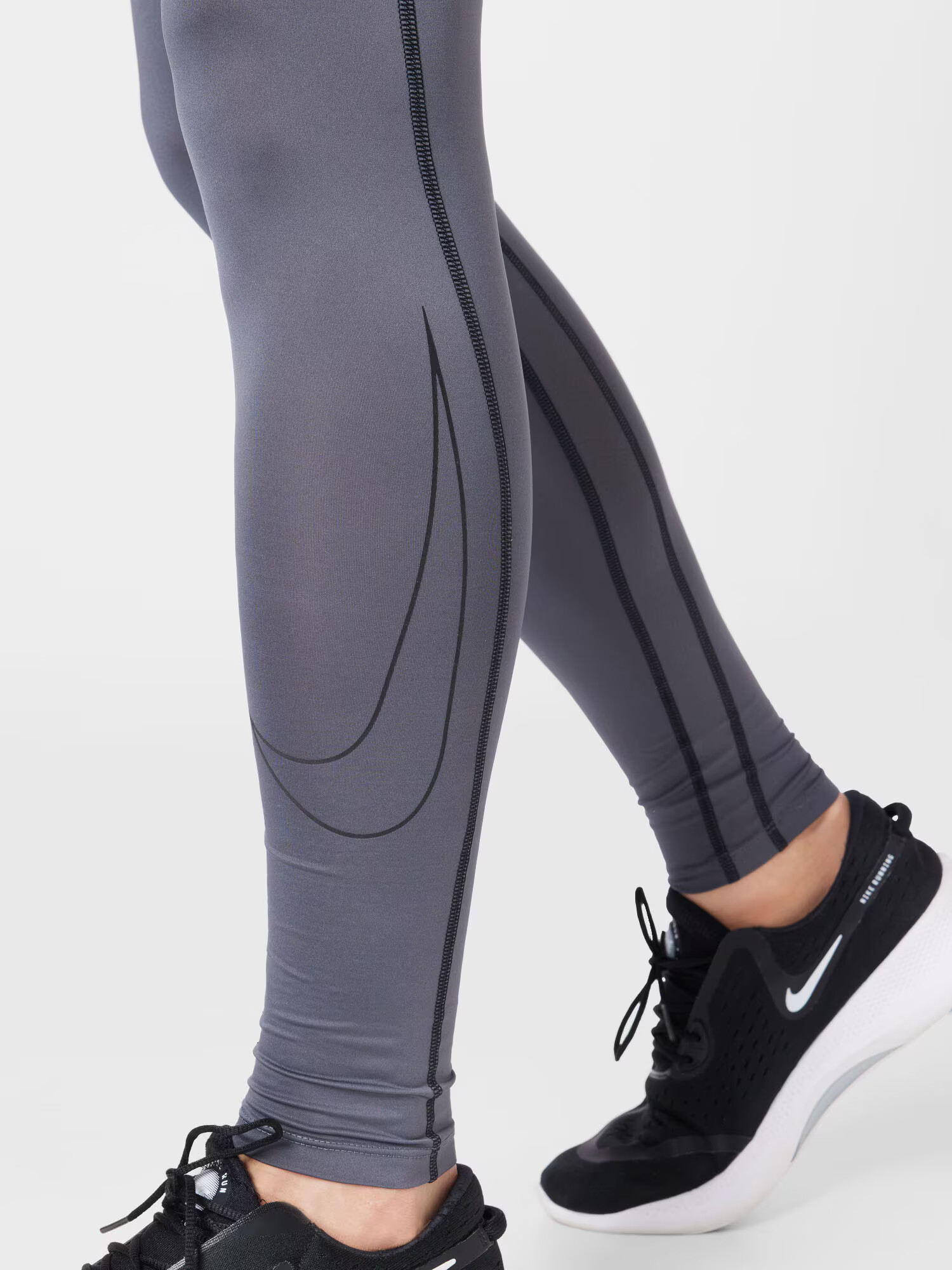 NIKE Pantaloni sport gri / negru - Pled.ro