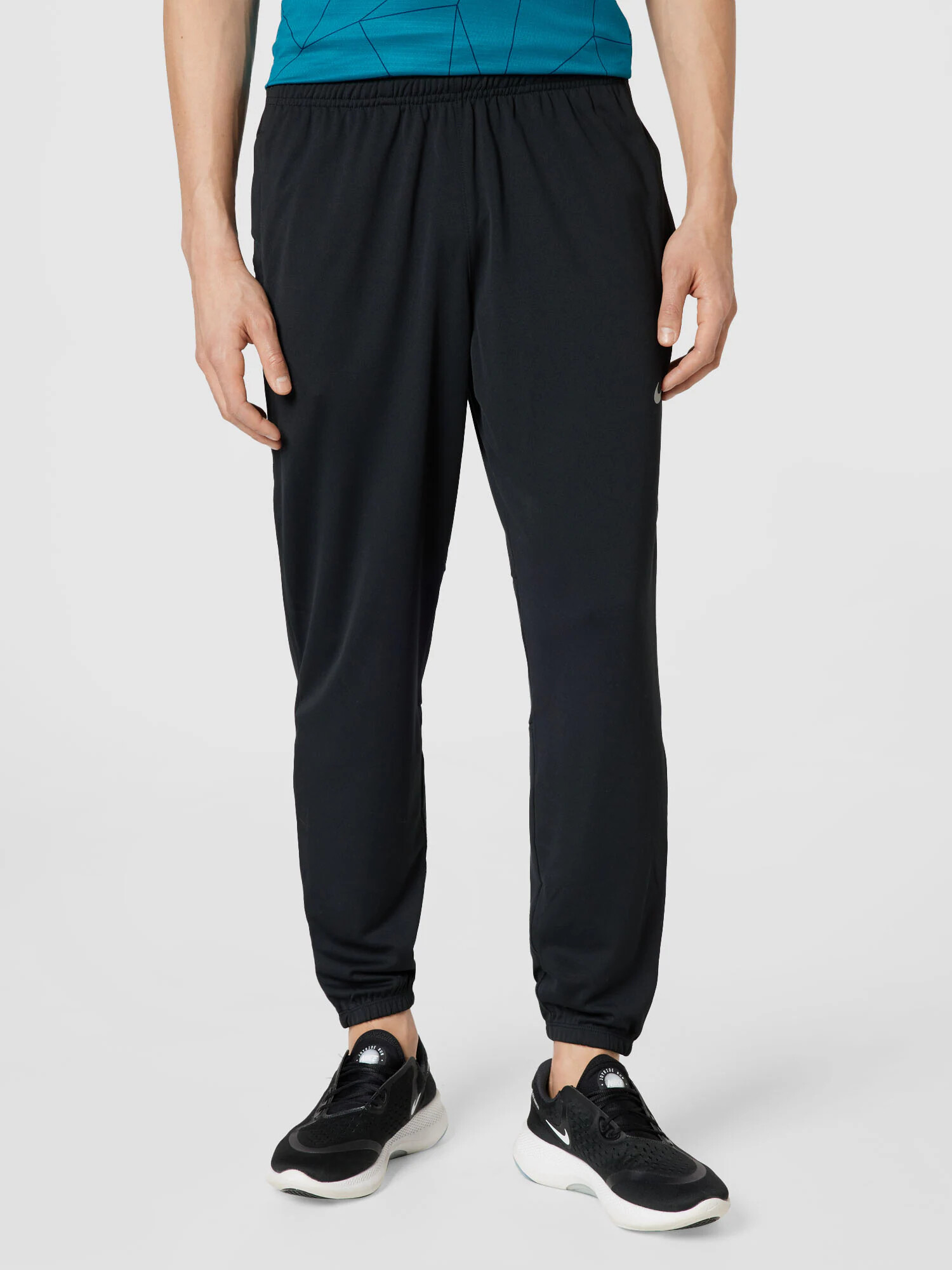 NIKE Pantaloni sport gri / negru - Pled.ro