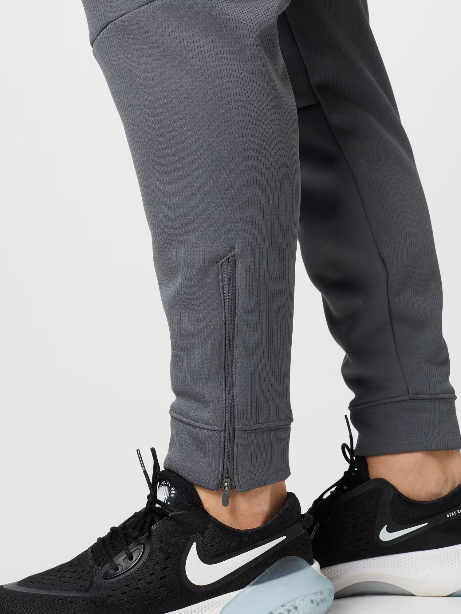 NIKE Pantaloni sport gri / negru - Pled.ro