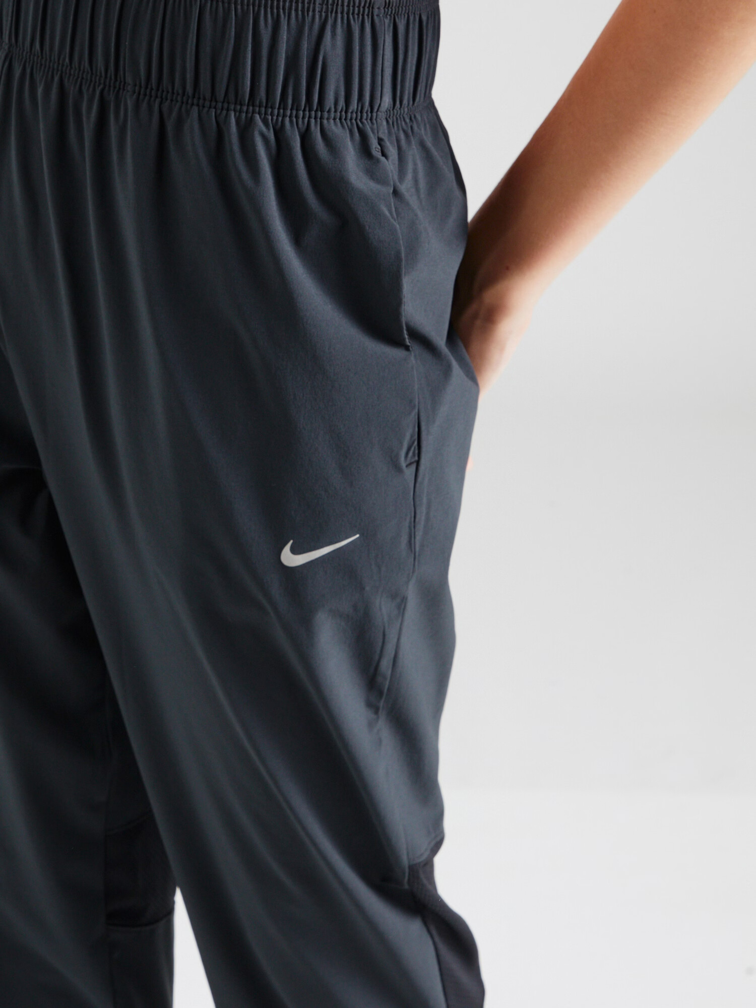 NIKE Pantaloni sport 'Fast' negru / alb - Pled.ro