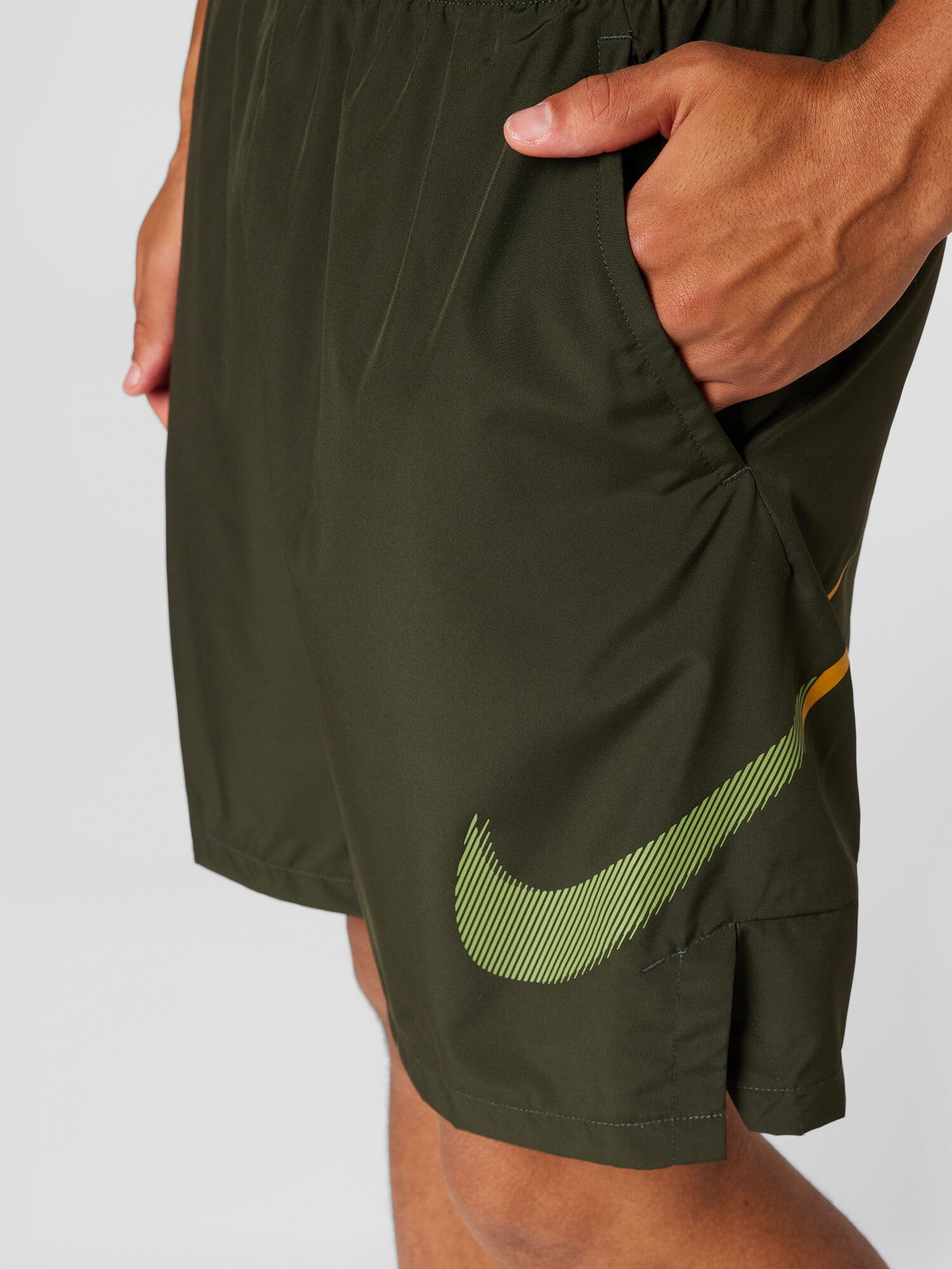 NIKE Pantaloni sport oliv - Pled.ro