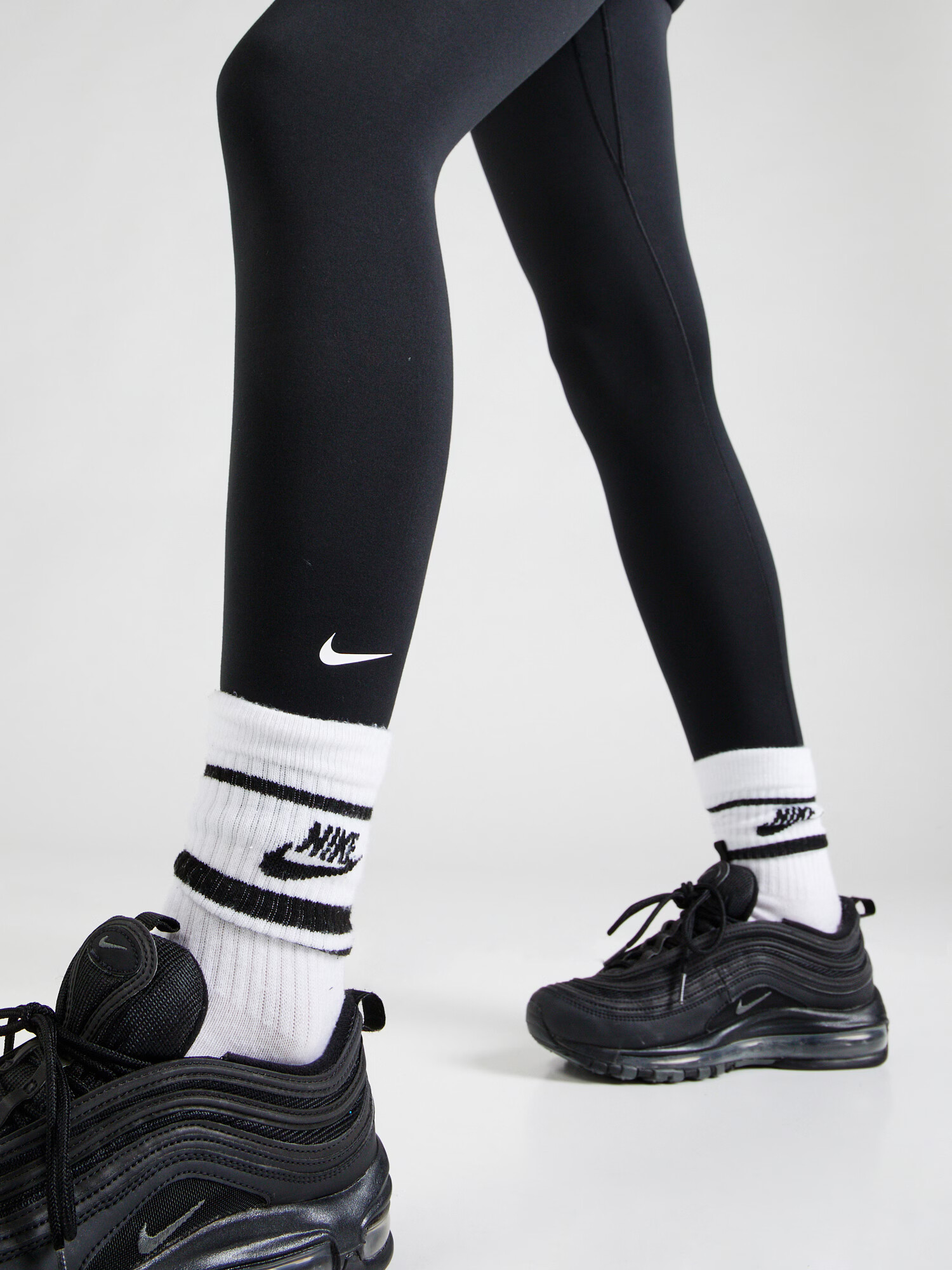 NIKE Pantaloni sport 'ONE' negru / alb - Pled.ro