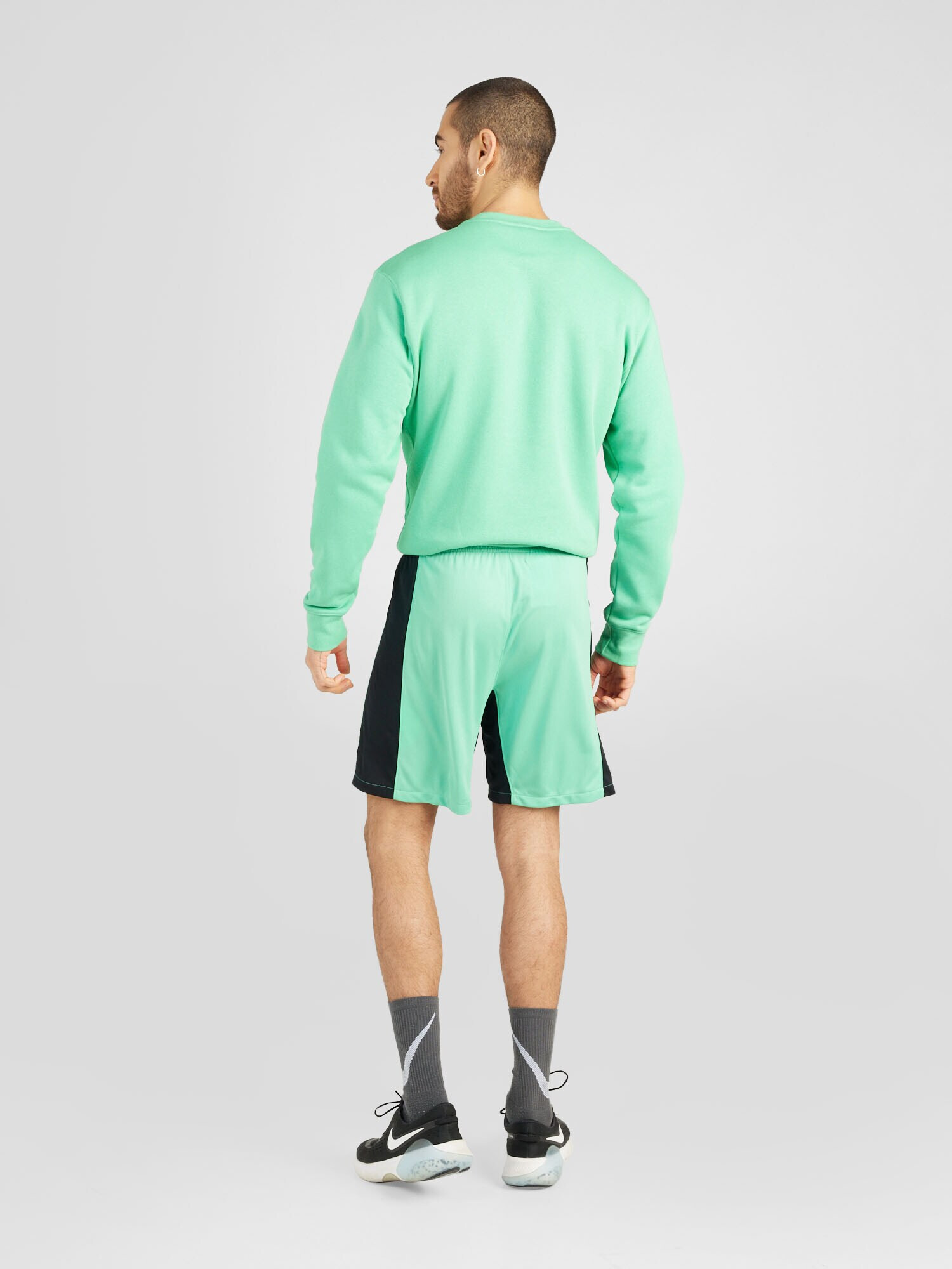 NIKE Pantaloni sport verde mentă / negru - Pled.ro