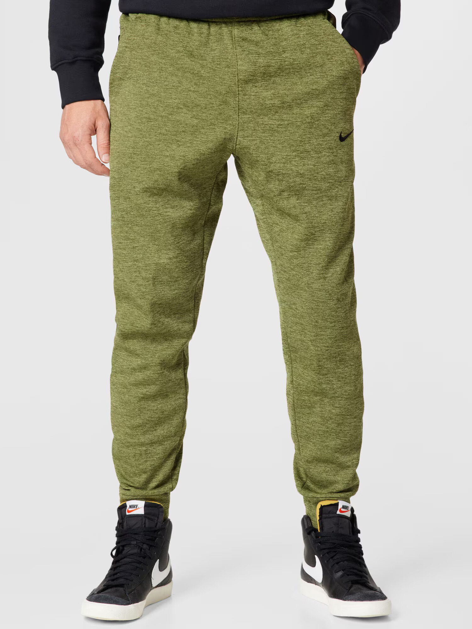 NIKE Pantaloni sport verde / negru - Pled.ro