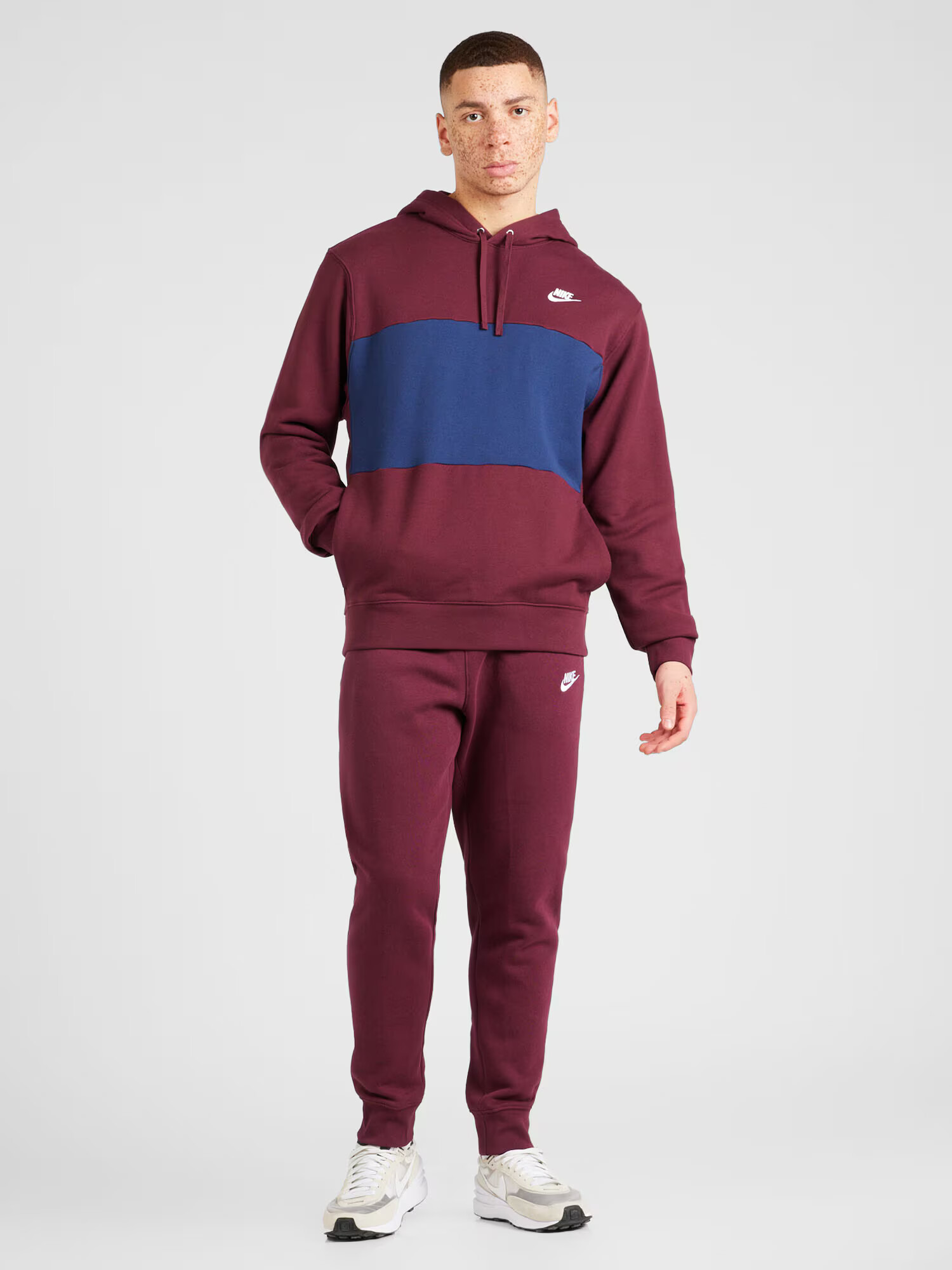 Nike Sportswear Bluză de molton bleumarin / roșu vin / alb - Pled.ro