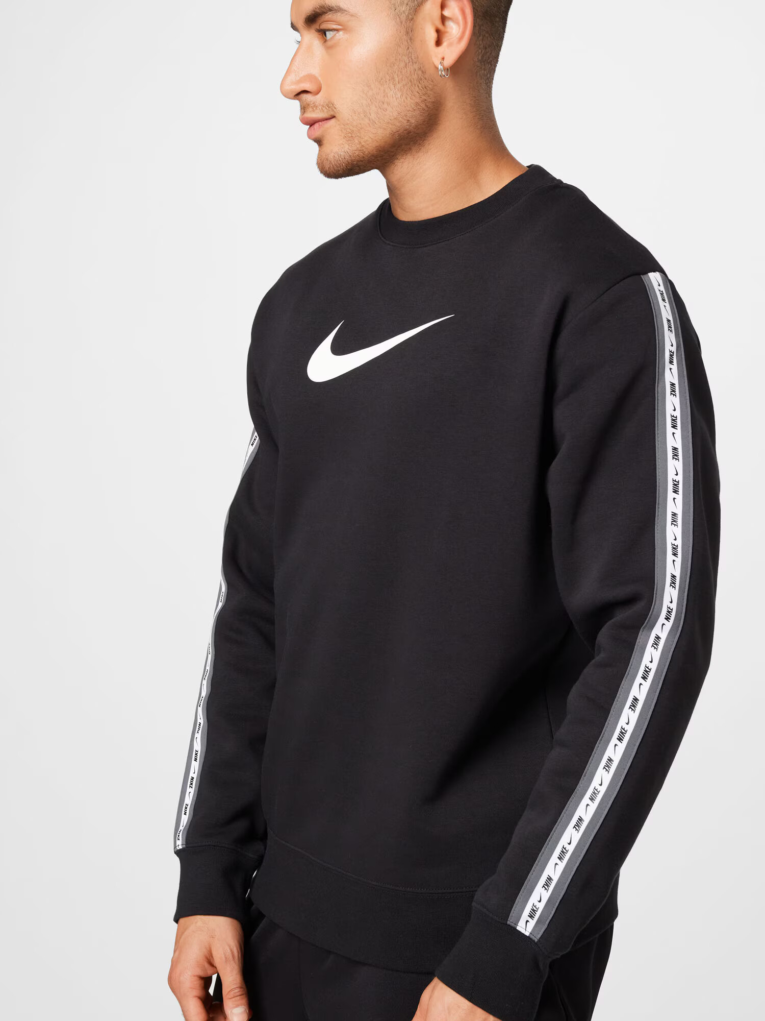 Nike Sportswear Bluză de molton negru / alb - Pled.ro