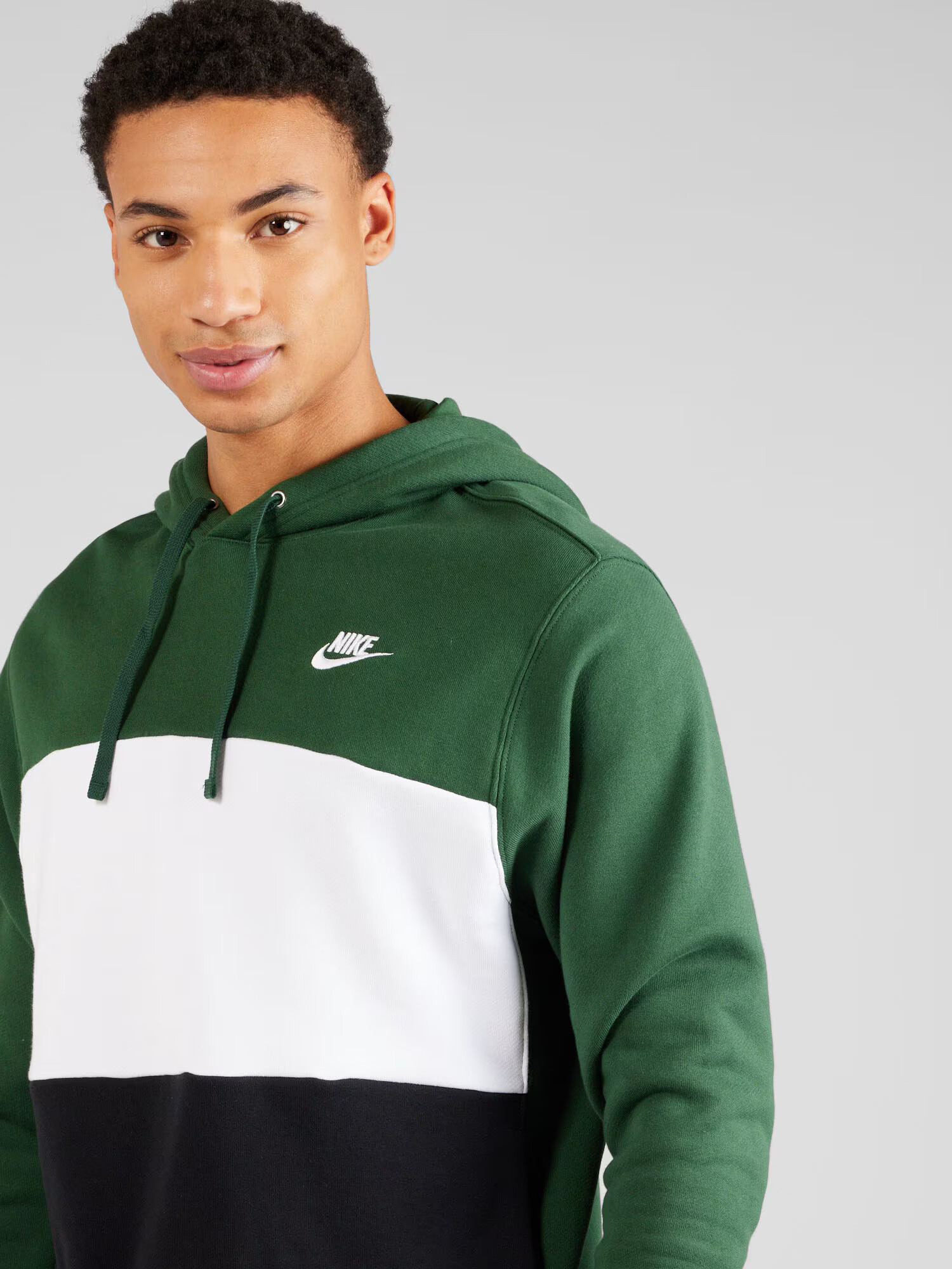 Nike Sportswear Bluză de molton verde / negru / alb - Pled.ro