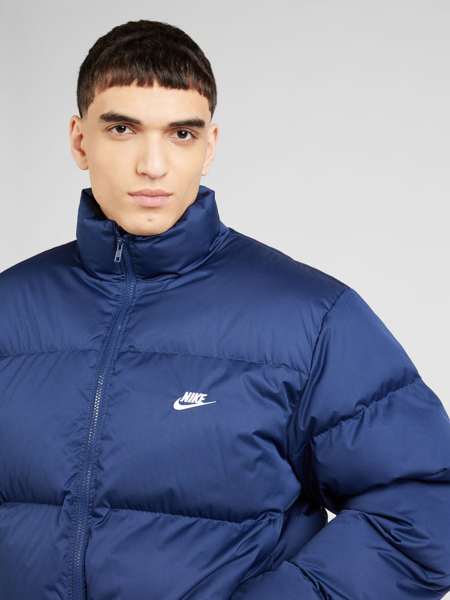 Nike Sportswear Geacă de iarnă 'Club' bleumarin / alb - Pled.ro