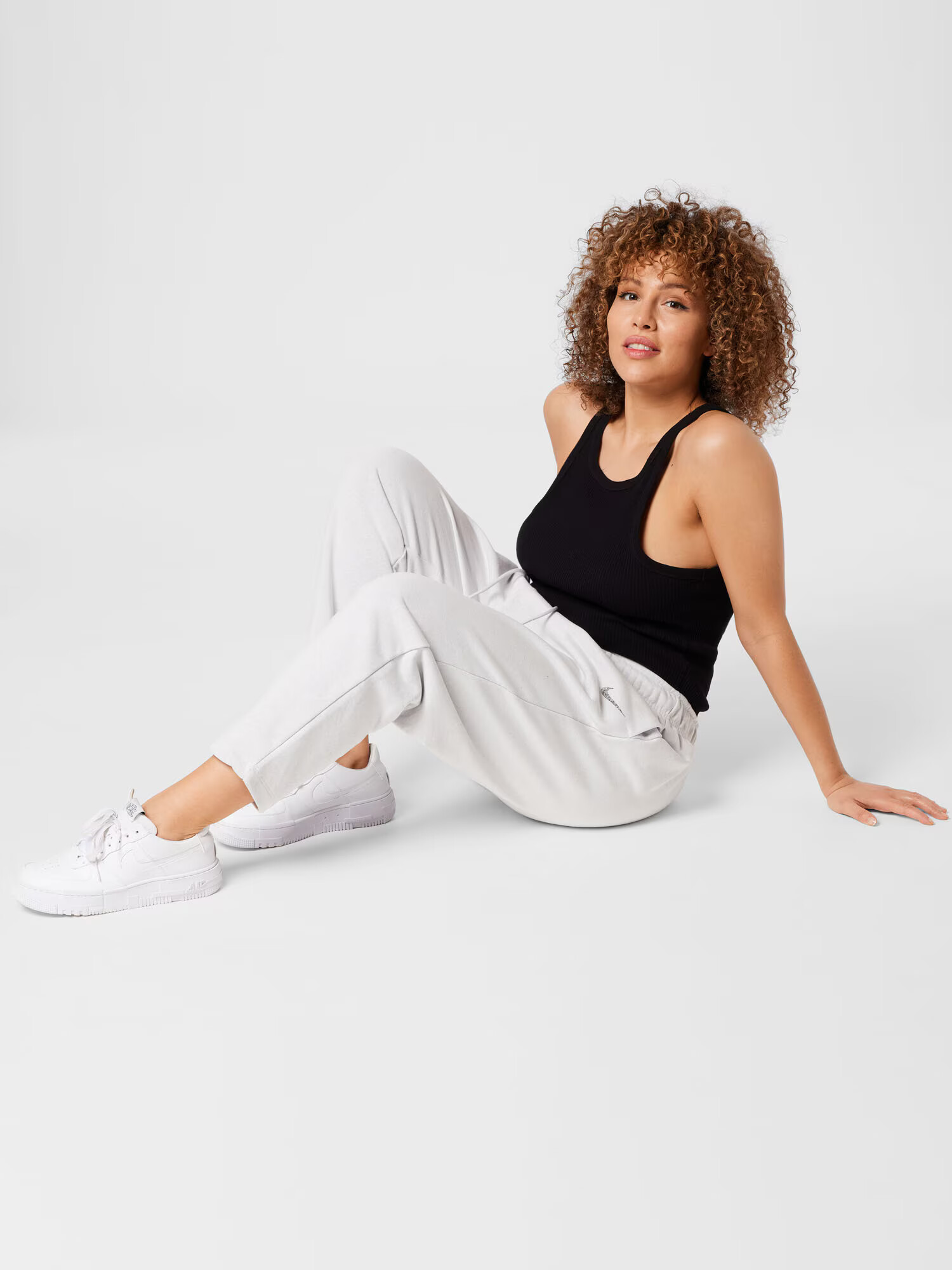 Nike Sportswear Pantaloni albastru deschis - Pled.ro