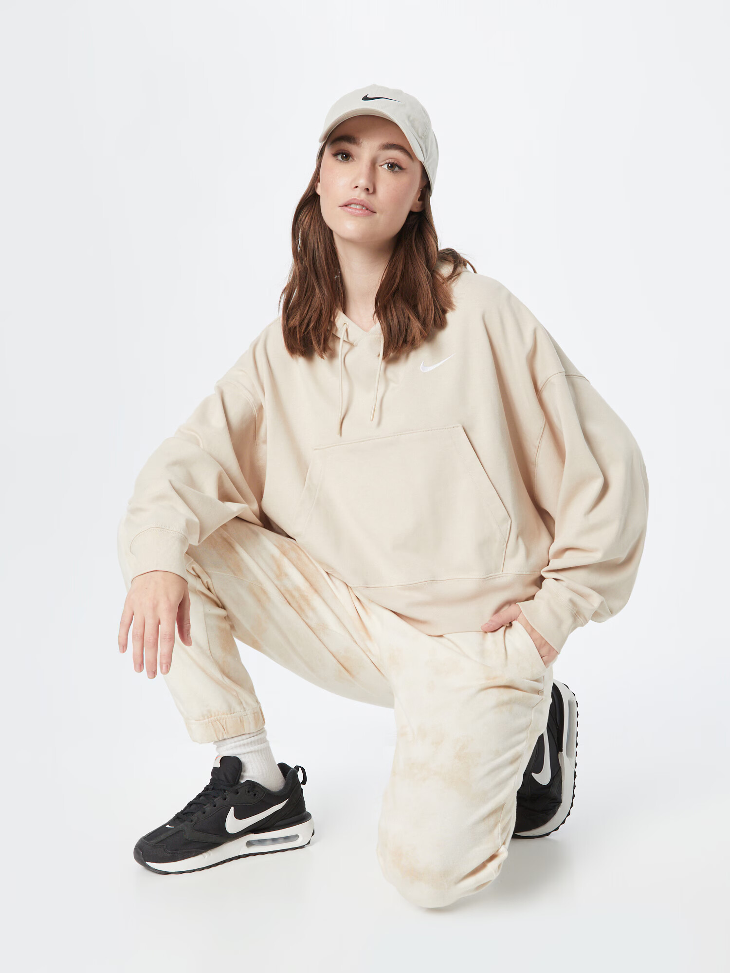 Nike Sportswear Pantaloni bej / nisipiu - Pled.ro