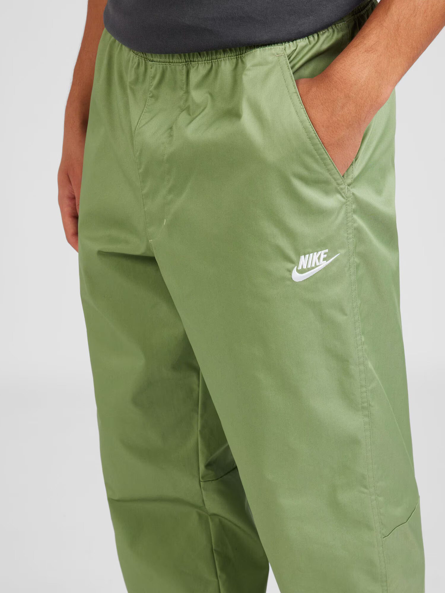 Nike Sportswear Pantaloni 'CLUB' verde / alb - Pled.ro