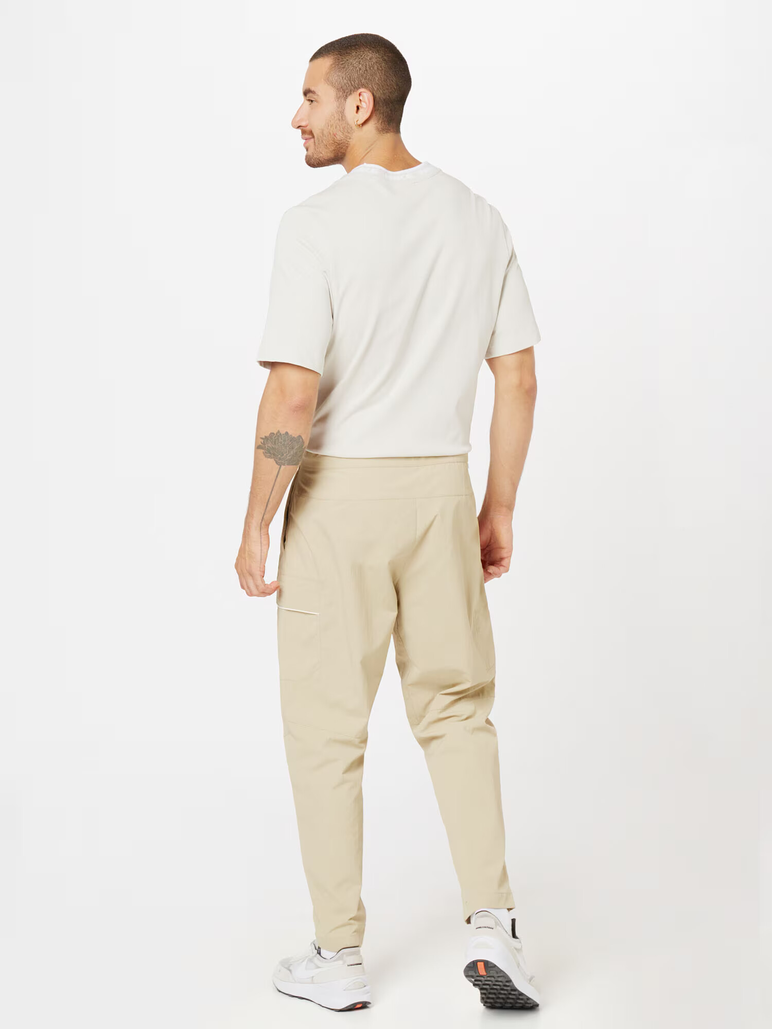 Nike Sportswear Pantaloni cu buzunare maro deschis - Pled.ro