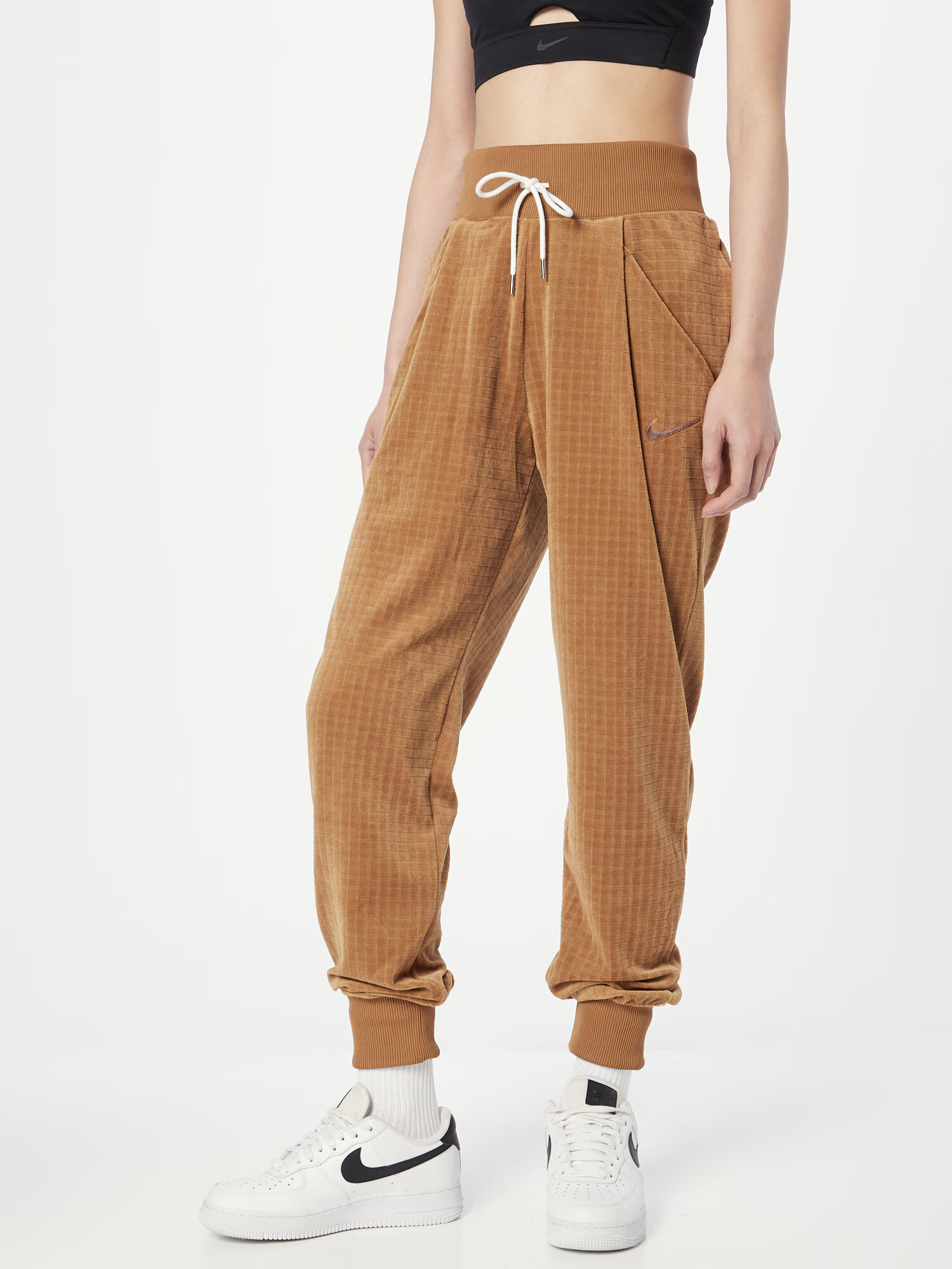 Nike Sportswear Pantaloni cutați maro caramel / maro închis - Pled.ro