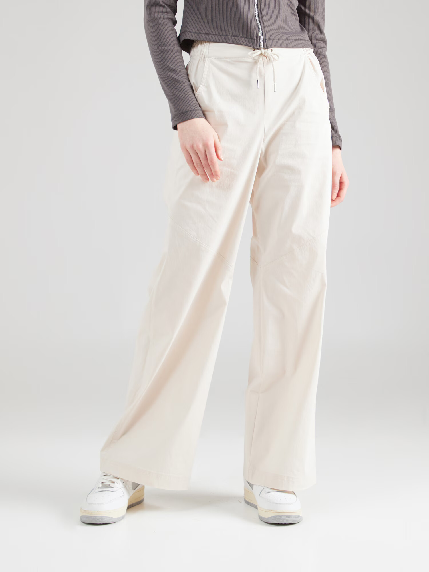 Nike Sportswear Pantaloni 'ESSNTL' crem - Pled.ro