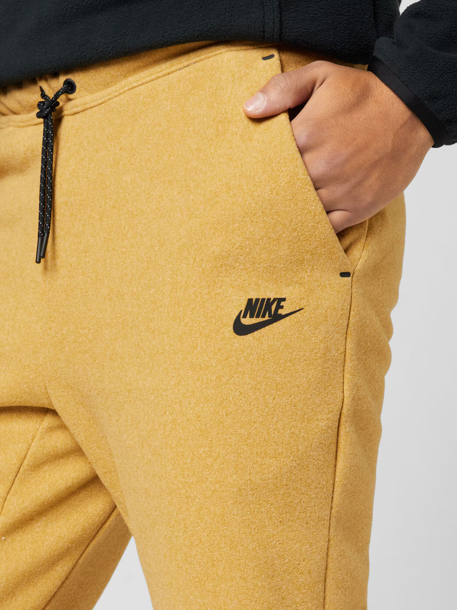 Nike Sportswear Pantaloni galben auriu / negru - Pled.ro