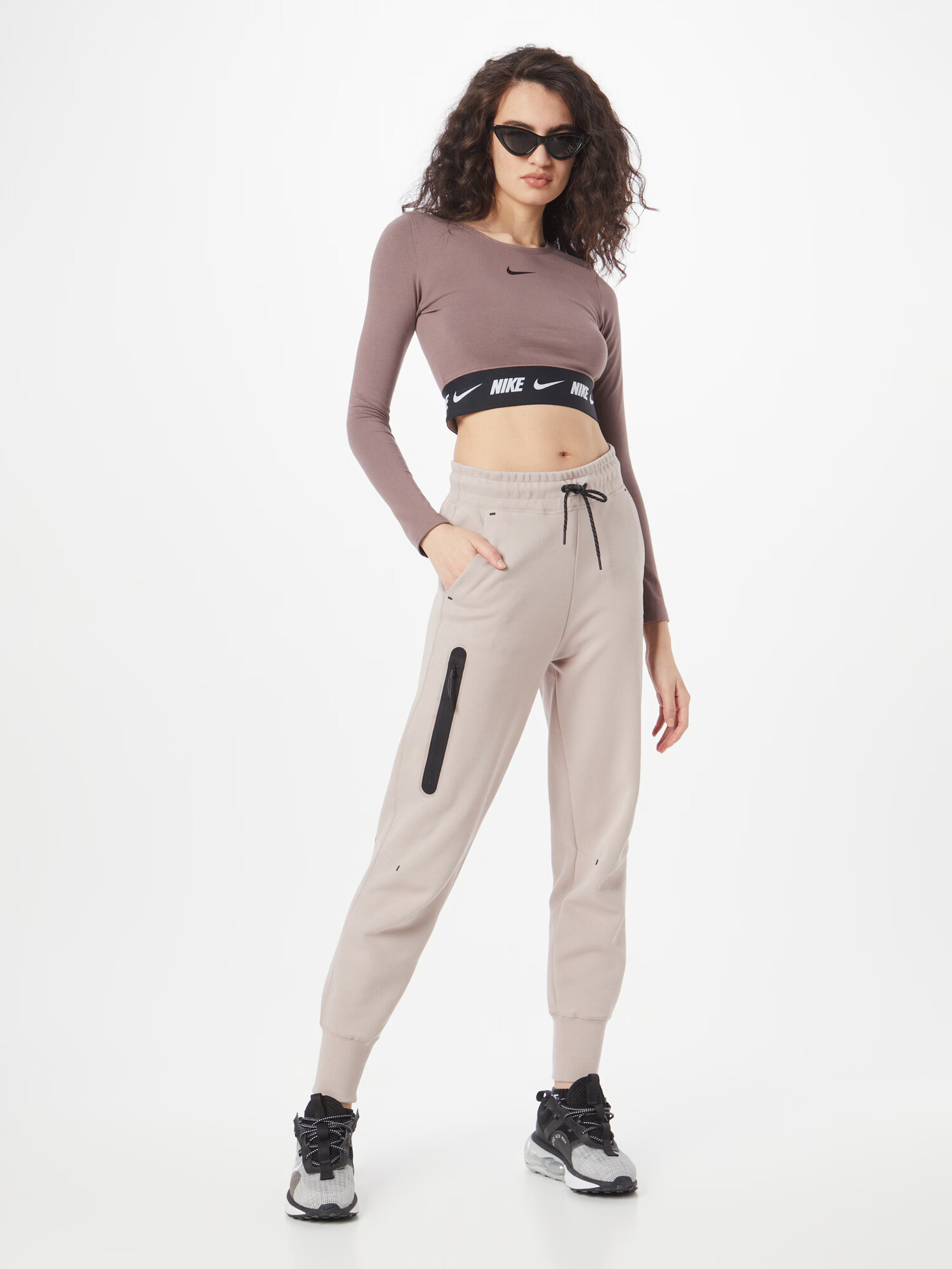 Nike Sportswear Pantaloni gri taupe / negru - Pled.ro