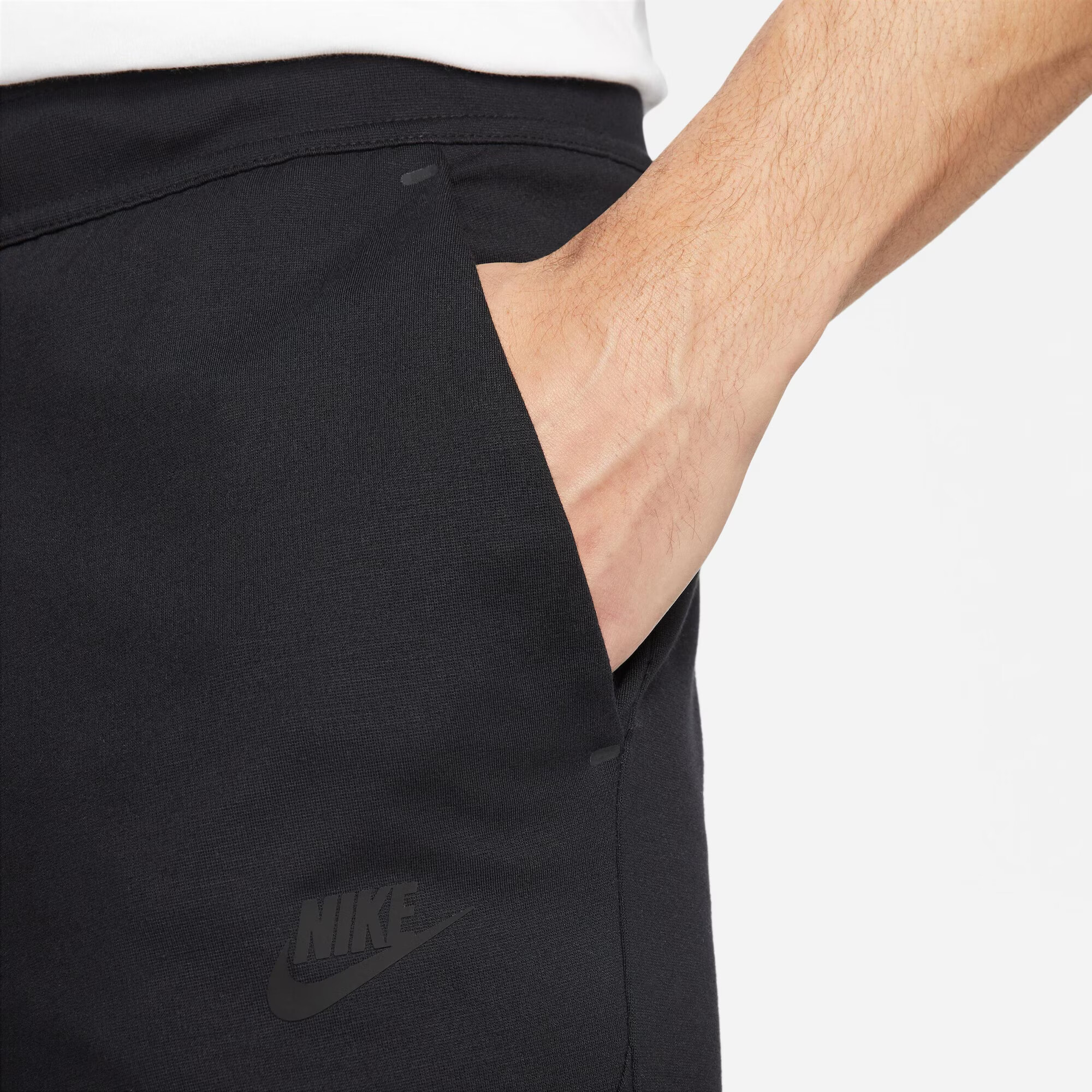 Nike Sportswear Pantaloni 'Tech Essentials' negru - Pled.ro