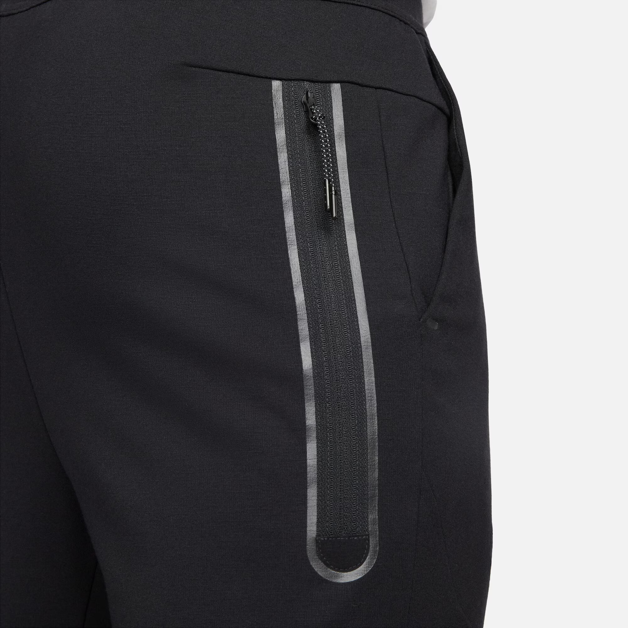 Nike Sportswear Pantaloni 'Tech Essentials' negru - Pled.ro