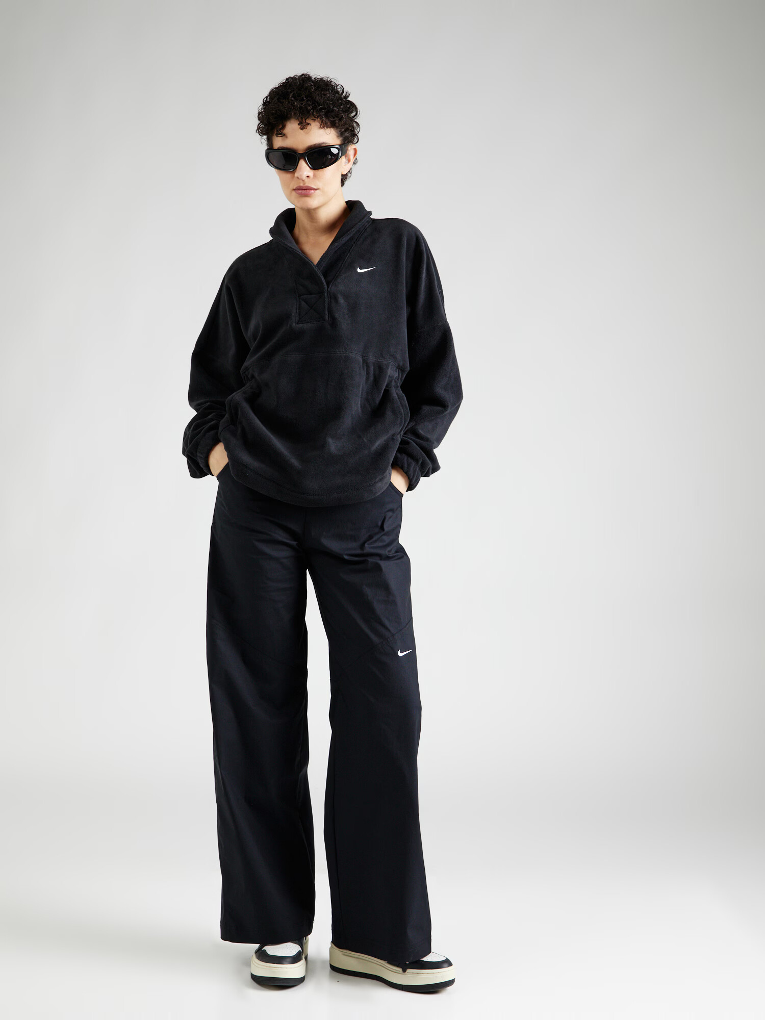 Nike Sportswear Pantaloni negru / alb - Pled.ro