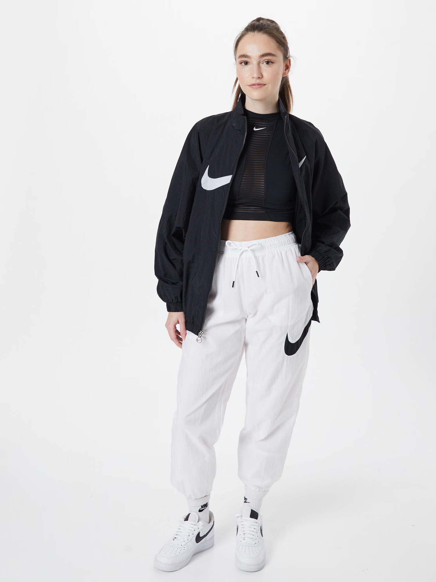 Nike Sportswear Pantaloni 'Essential' negru / alb - Pled.ro