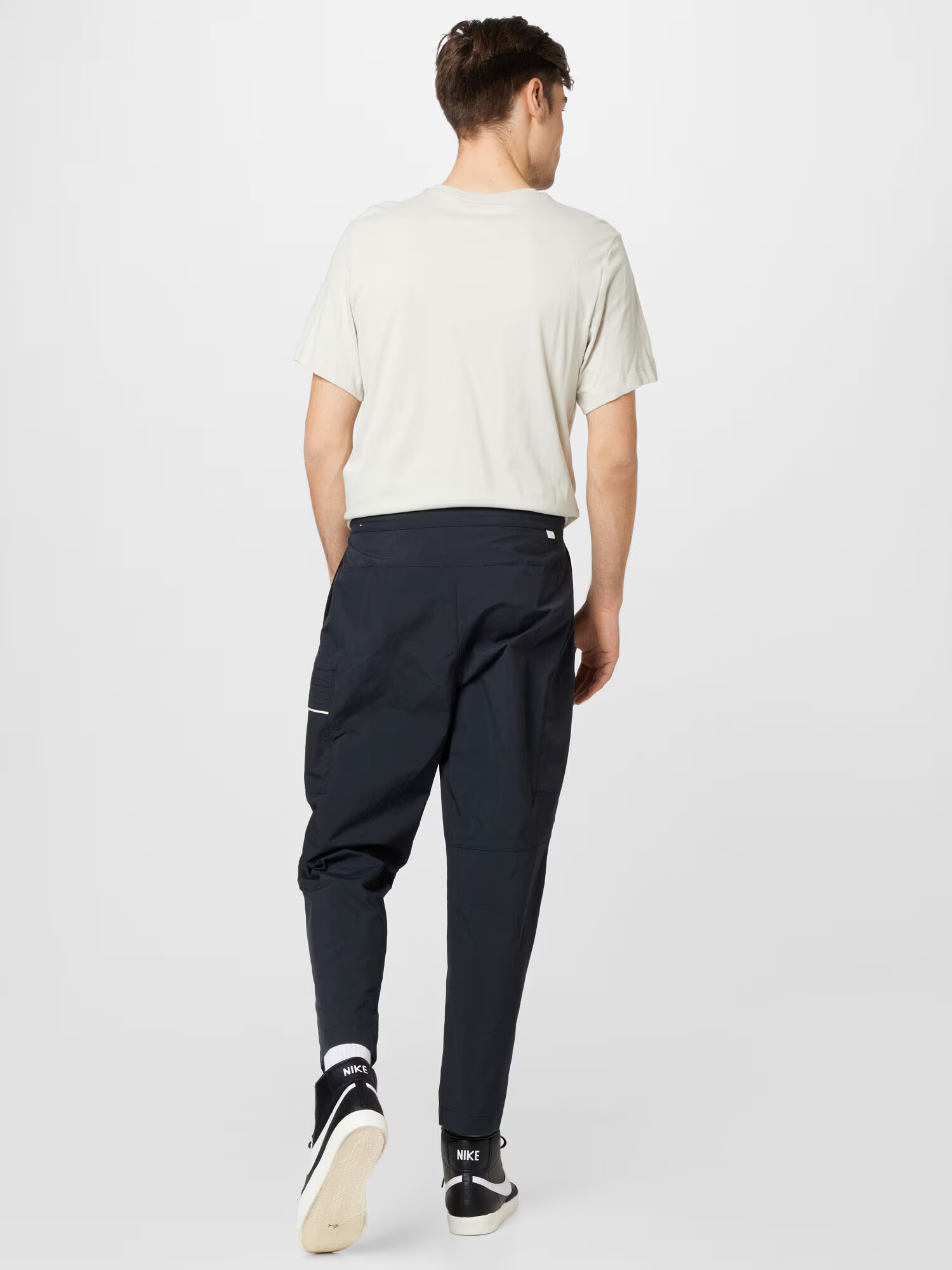 Nike Sportswear Pantaloni cu buzunare negru / alb - Pled.ro