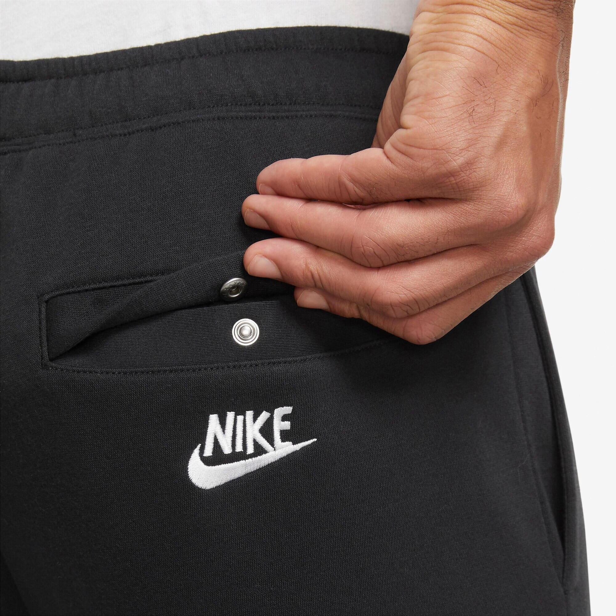 Nike Sportswear Pantaloni negru / alb - Pled.ro