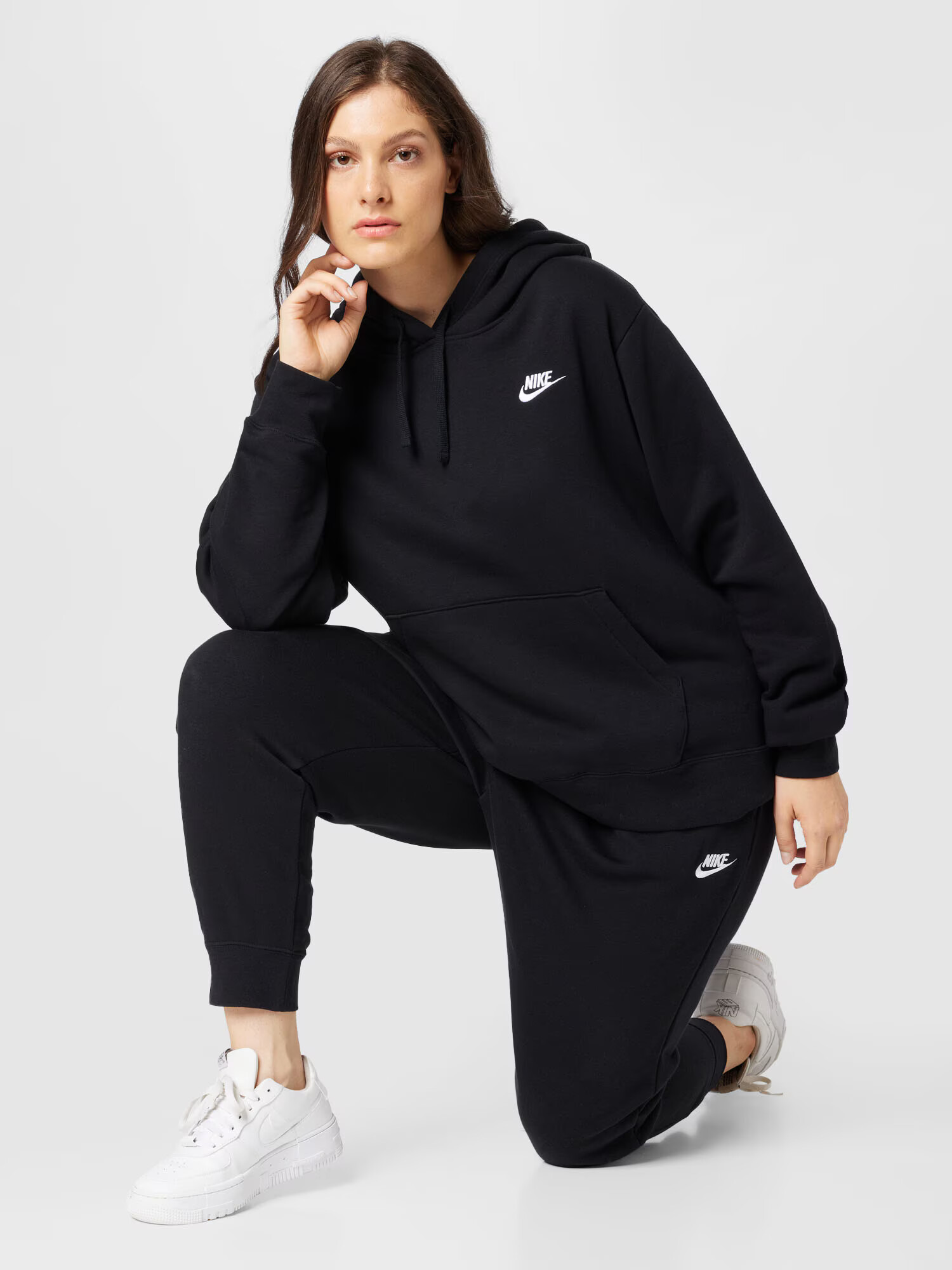 Nike Sportswear Pantaloni sport negru / alb - Pled.ro