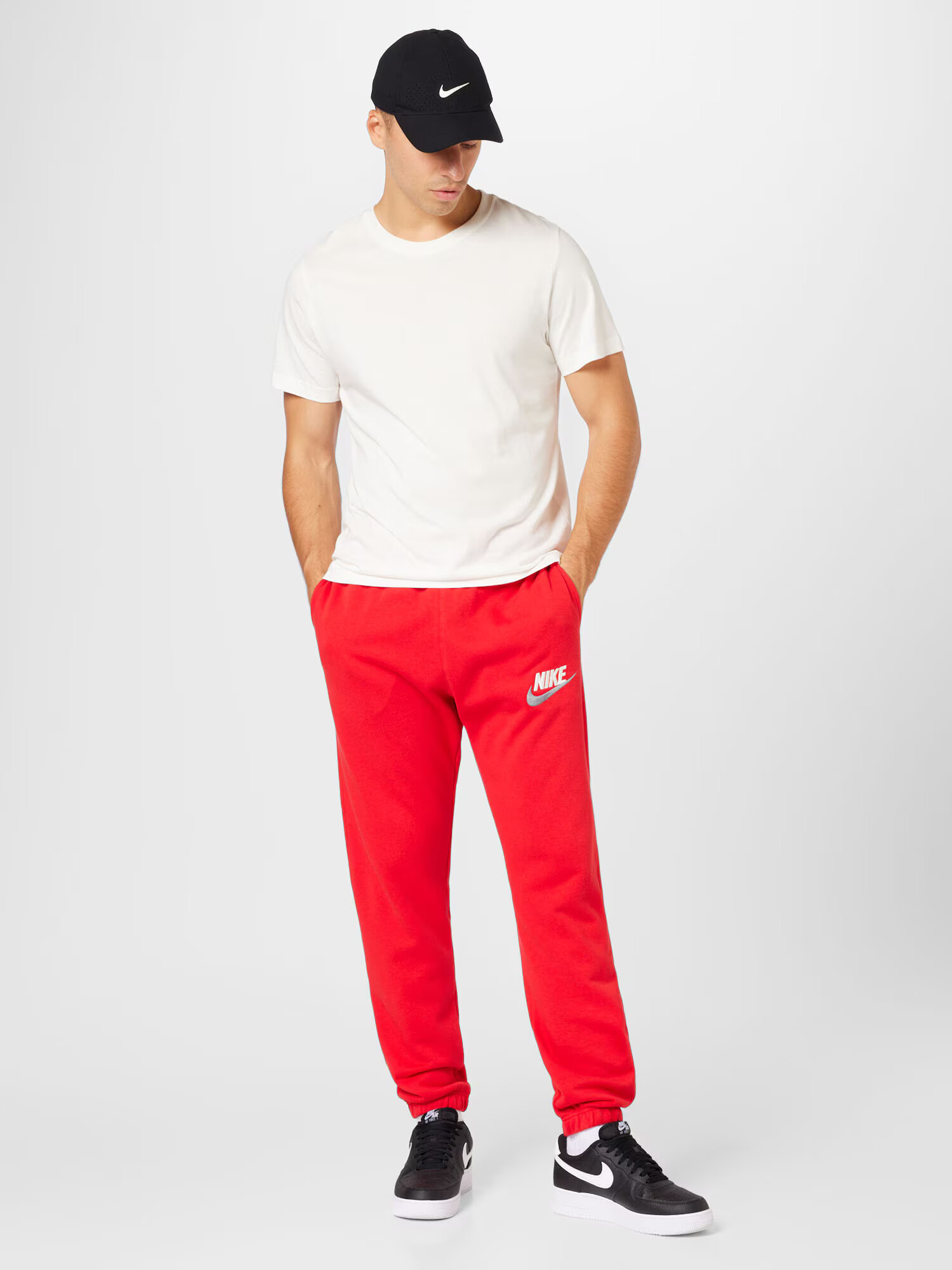 Nike Sportswear Pantaloni roșu / alb - Pled.ro