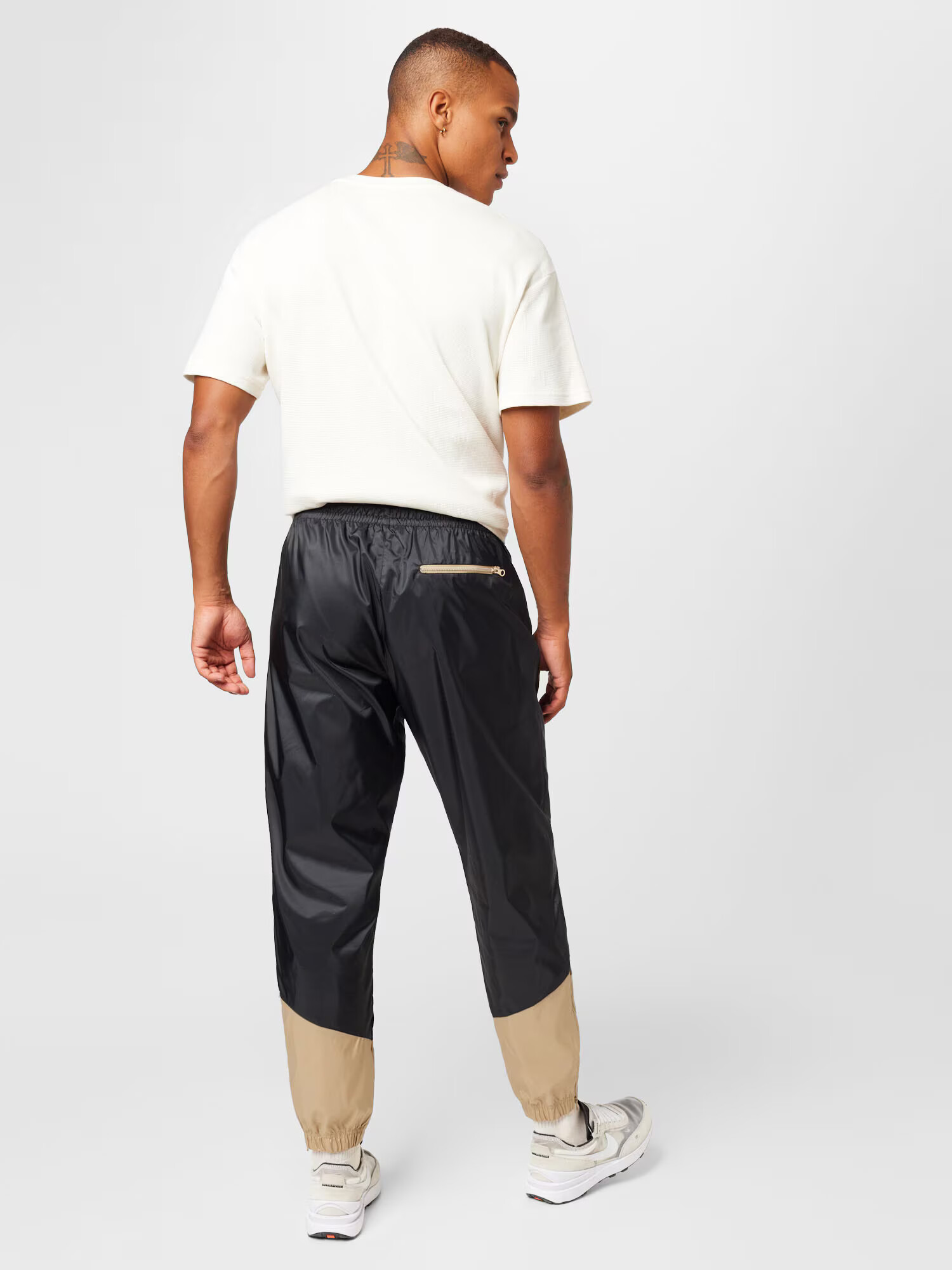 Nike Sportswear Pantaloni șamoa / negru - Pled.ro