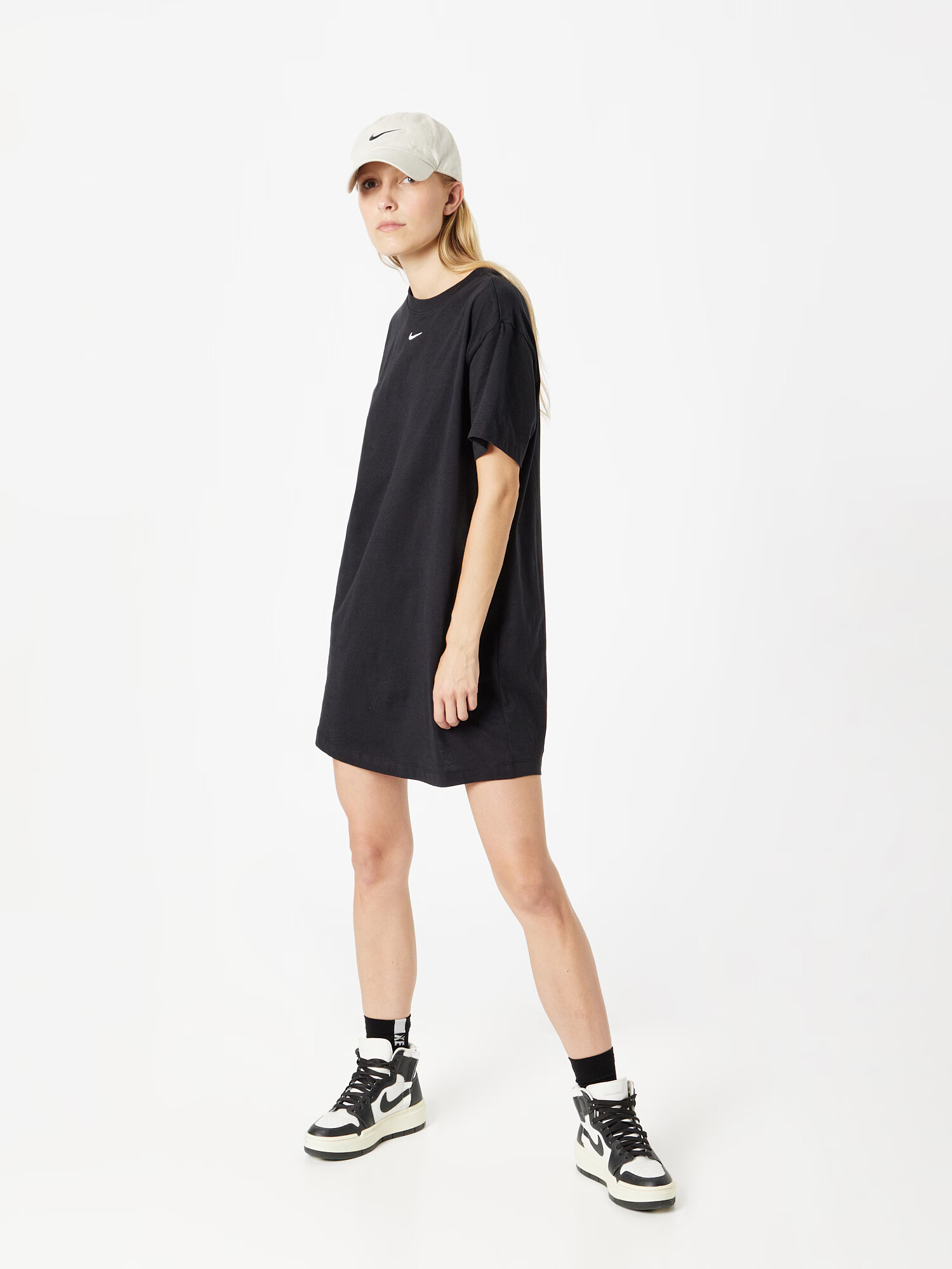 Nike Sportswear Rochie 'Essential' negru / alb - Pled.ro